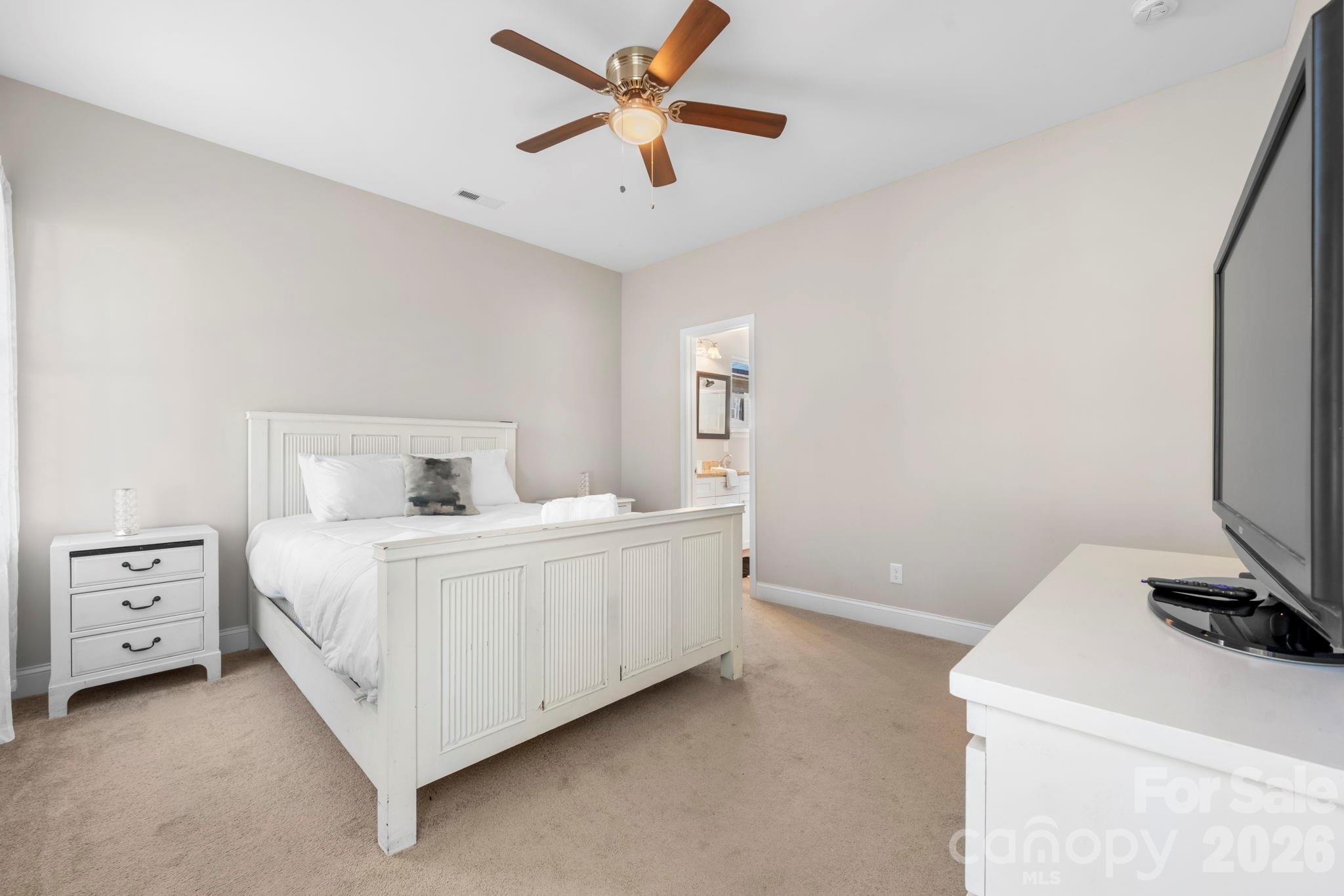 Single Family Residence at 402 2nd Street SW, Hickory, photo 11 of 24