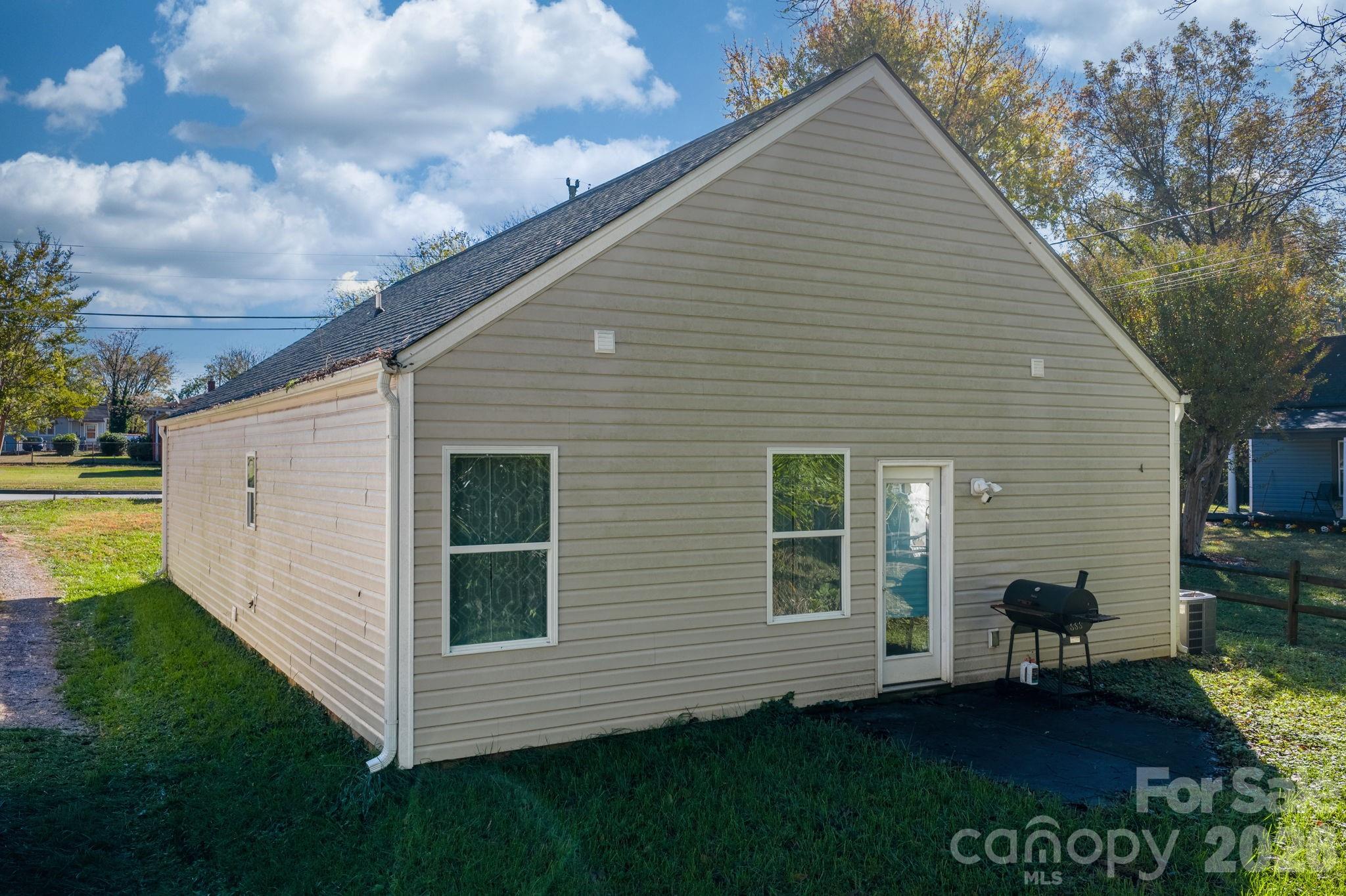 Single Family Residence at 402 2nd Street SW, Hickory, photo 21 of 24