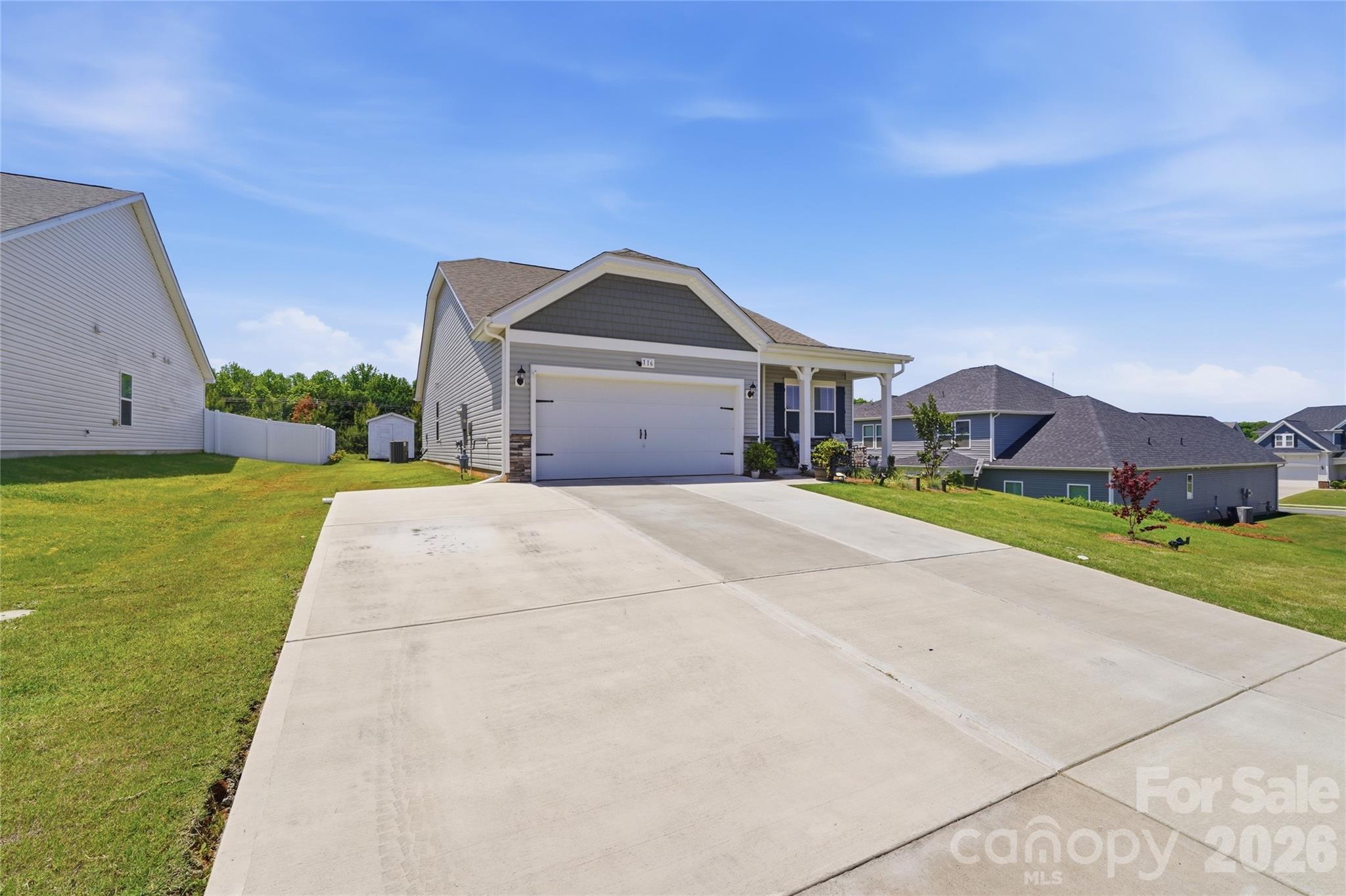 Single Family Residence at 116 Camdenbrush Trail, Rock Hill, photo 3 of 42