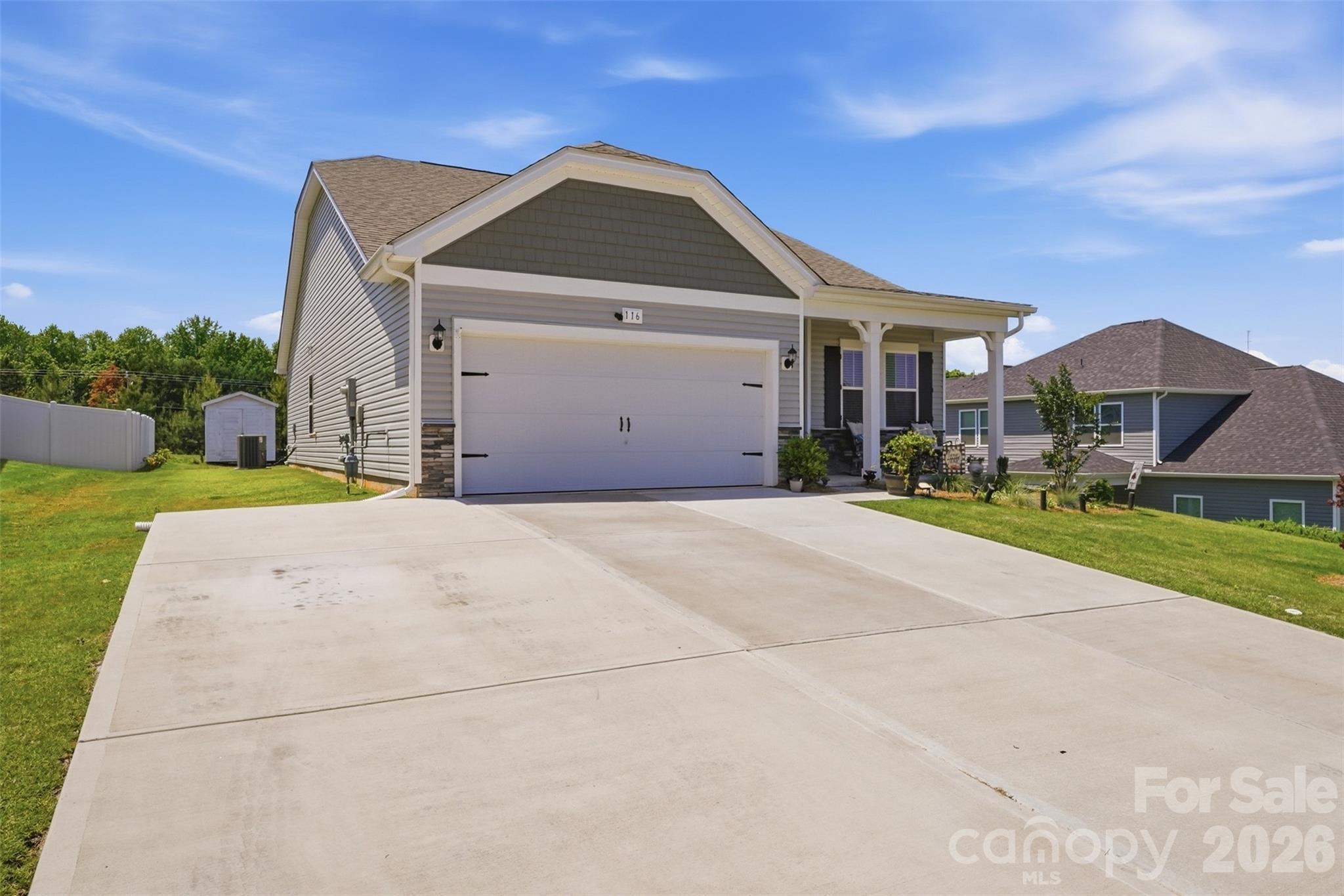 Single Family Residence at 116 Camdenbrush Trail, Rock Hill, photo 4 of 42