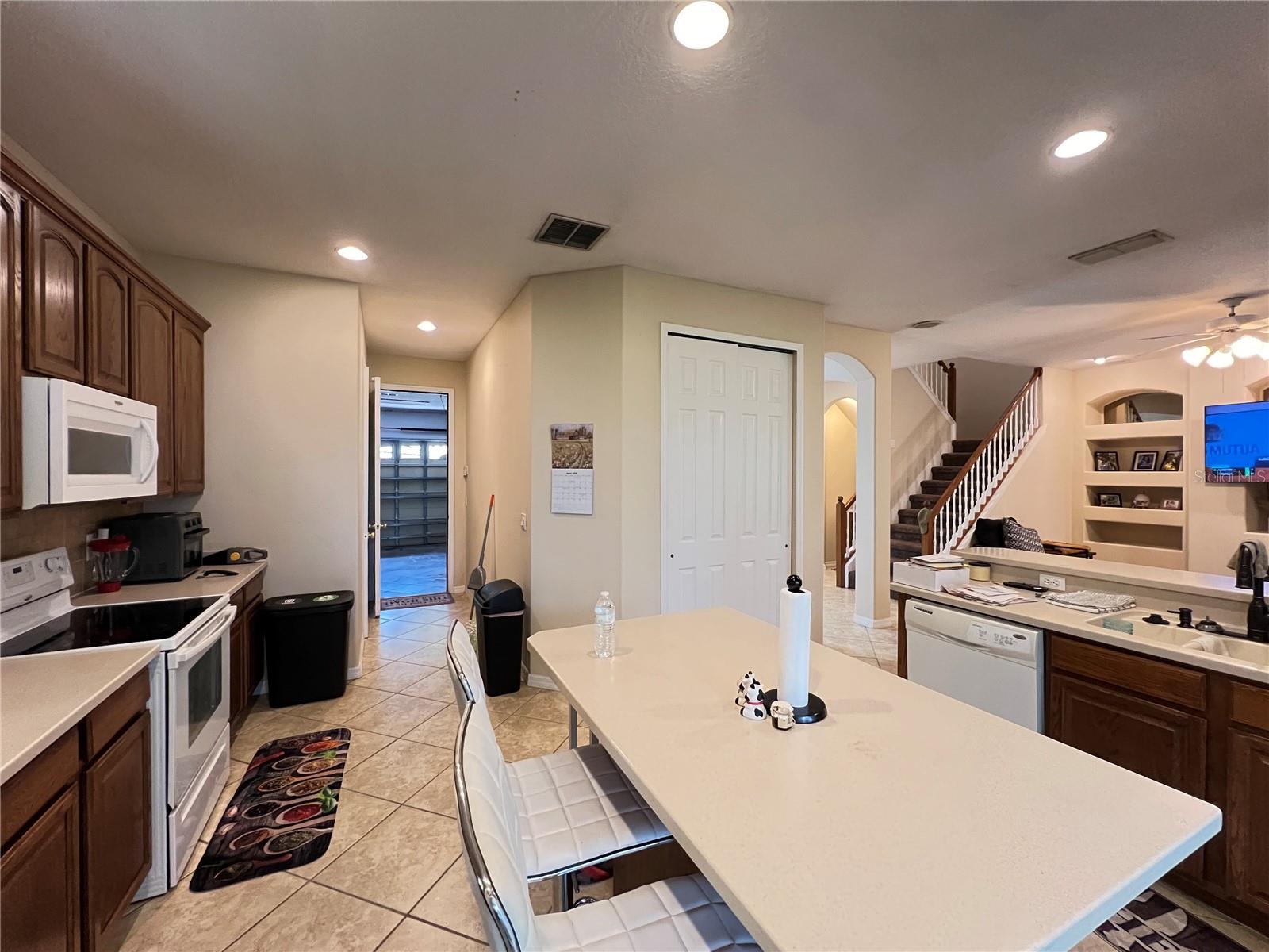 Single Family Residence at 1607 TAIL FEATHER DR, KISSIMMEE, photo 9 of 52