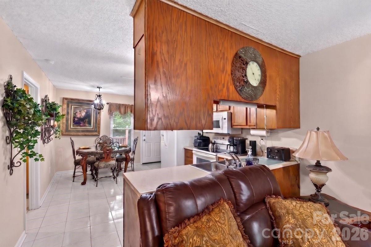 Condominium at 634 Hillcrest Drive, Shelby, photo 6 of 22
