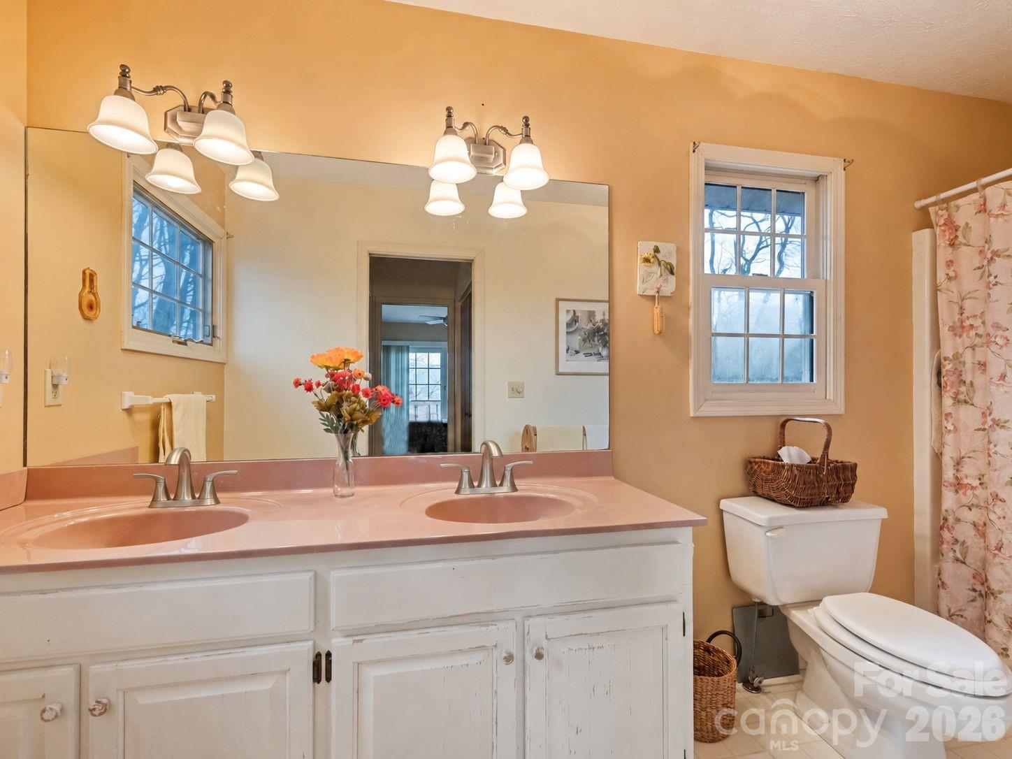 Single Family Residence at 415 Treetop Lane, Waynesville, photo 22 of 47