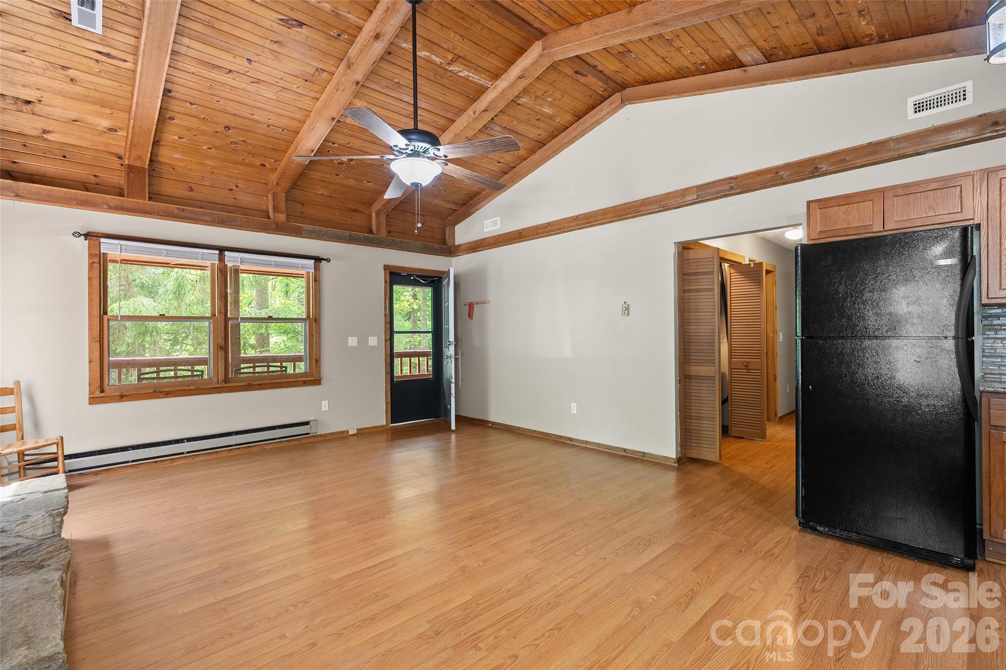 Single Family Residence at 107 Pretty View Lane, Waynesville, photo 9 of 18
