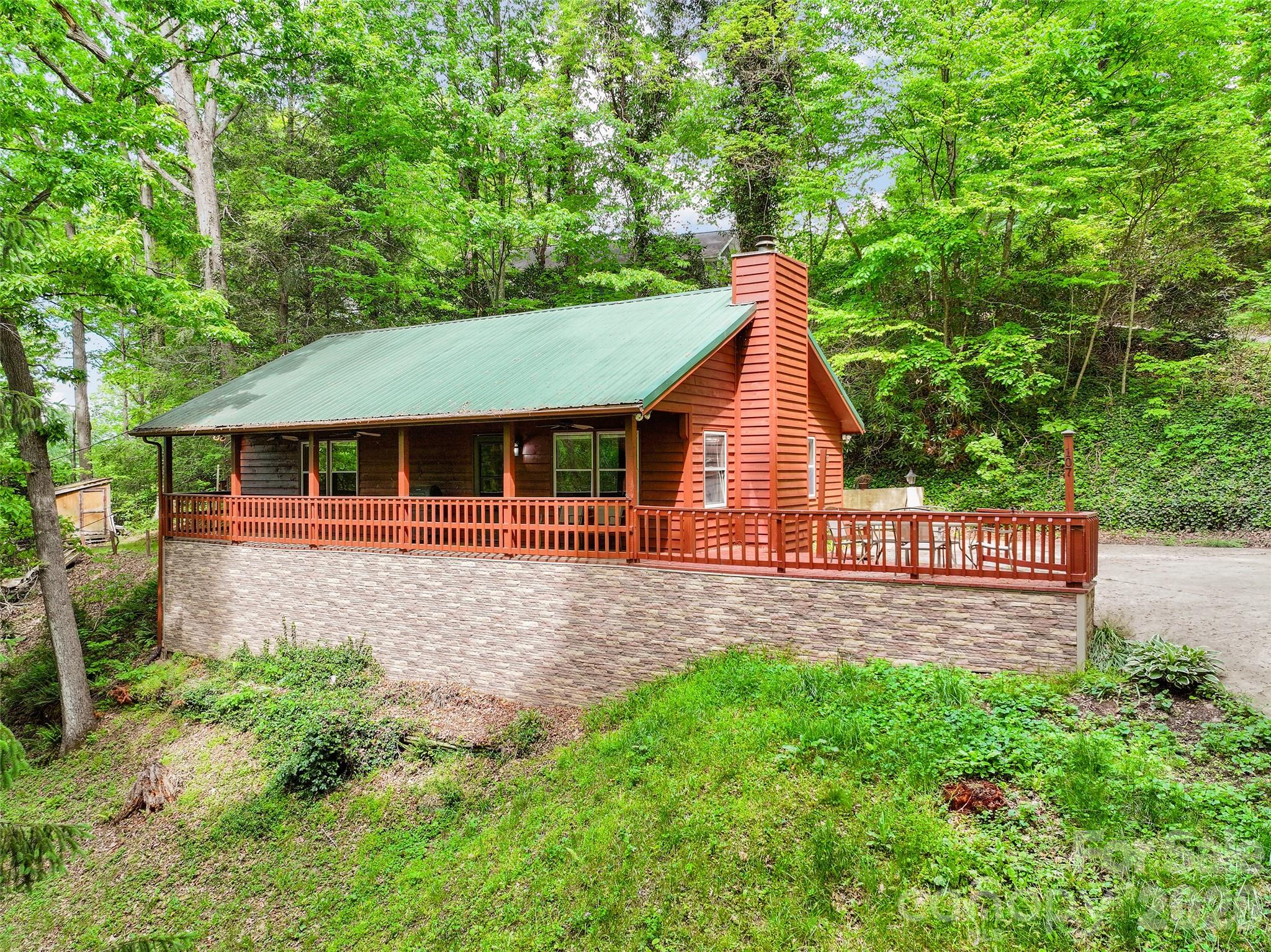 Single Family Residence at 107 Pretty View Lane, Waynesville, photo 18 of 18