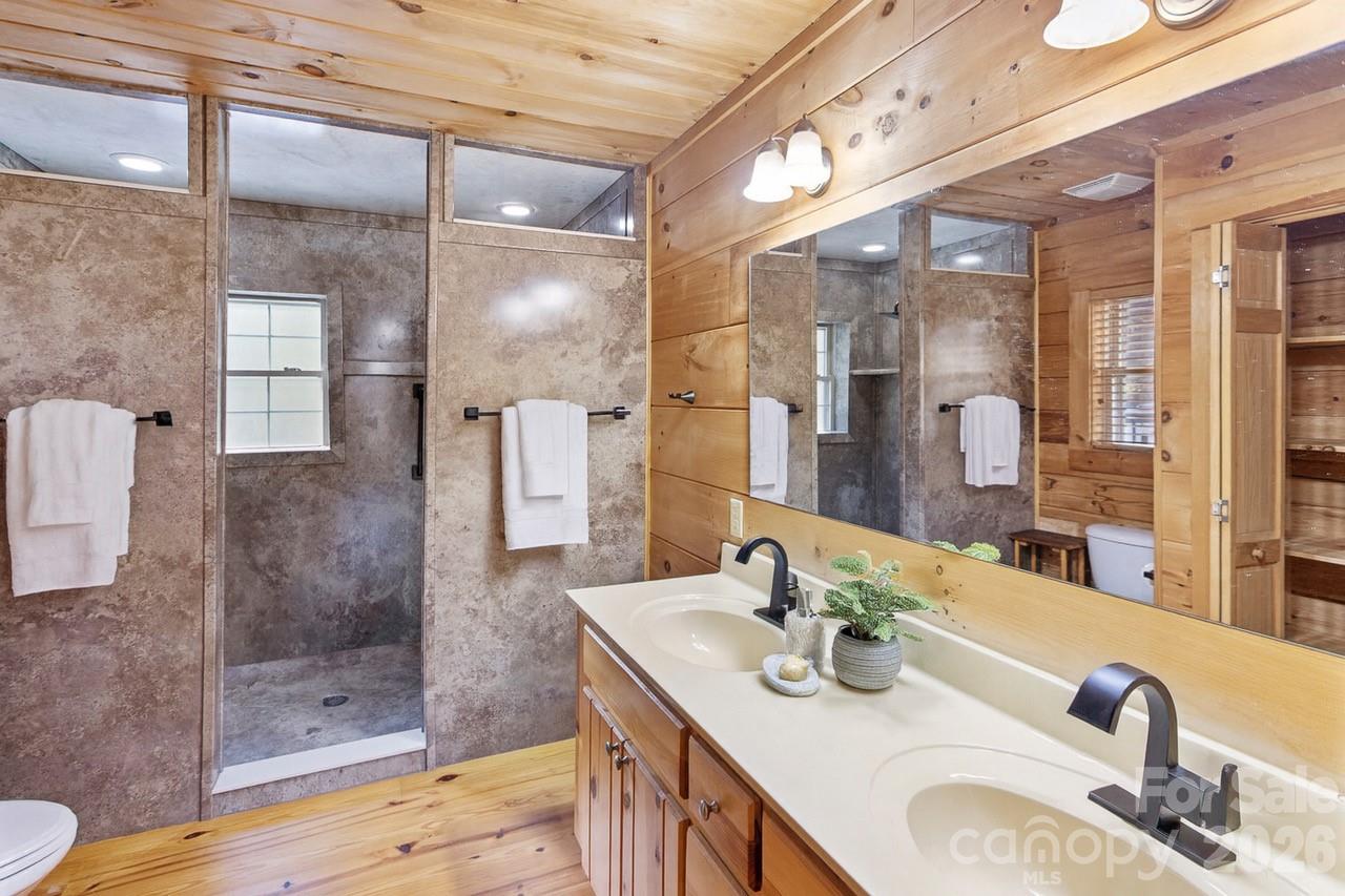 Primary Bathroom with Dbl Sinks - 17 Aaron Way, Waynesville