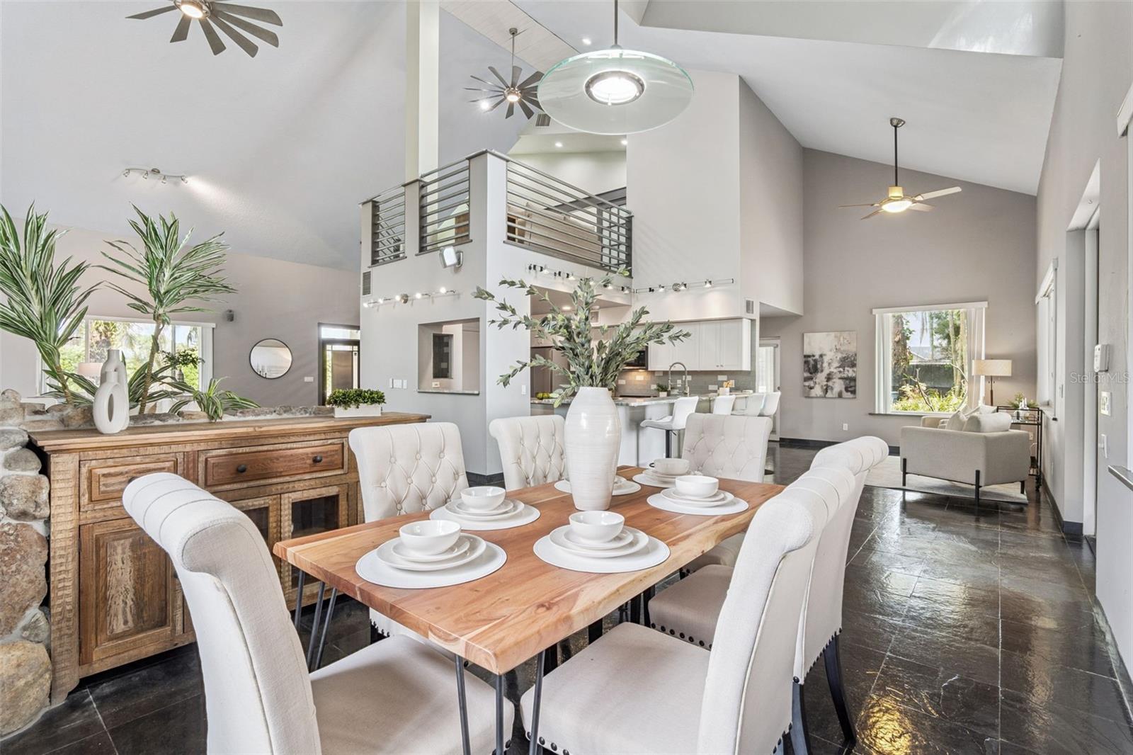 Fabulous Dining area - 9642 BEAR LAKE RD, APOPKA