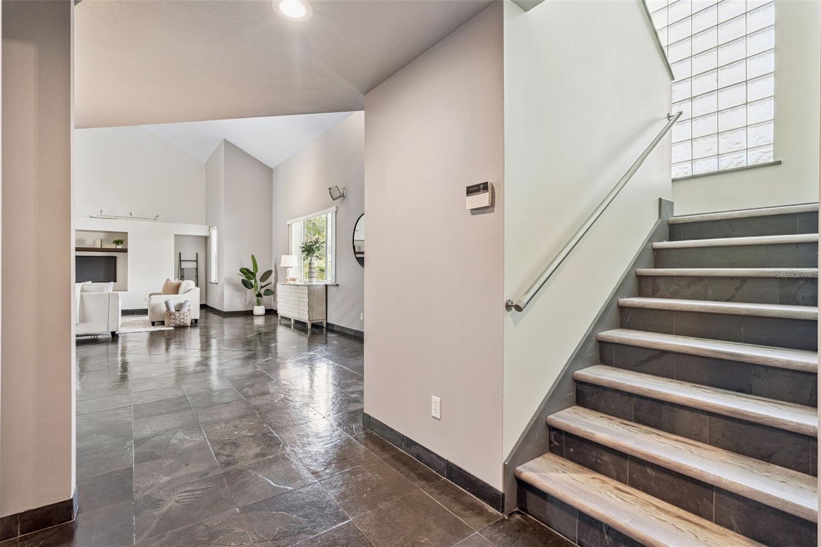 Wait until you see upstairs! - 9642 BEAR LAKE RD, APOPKA