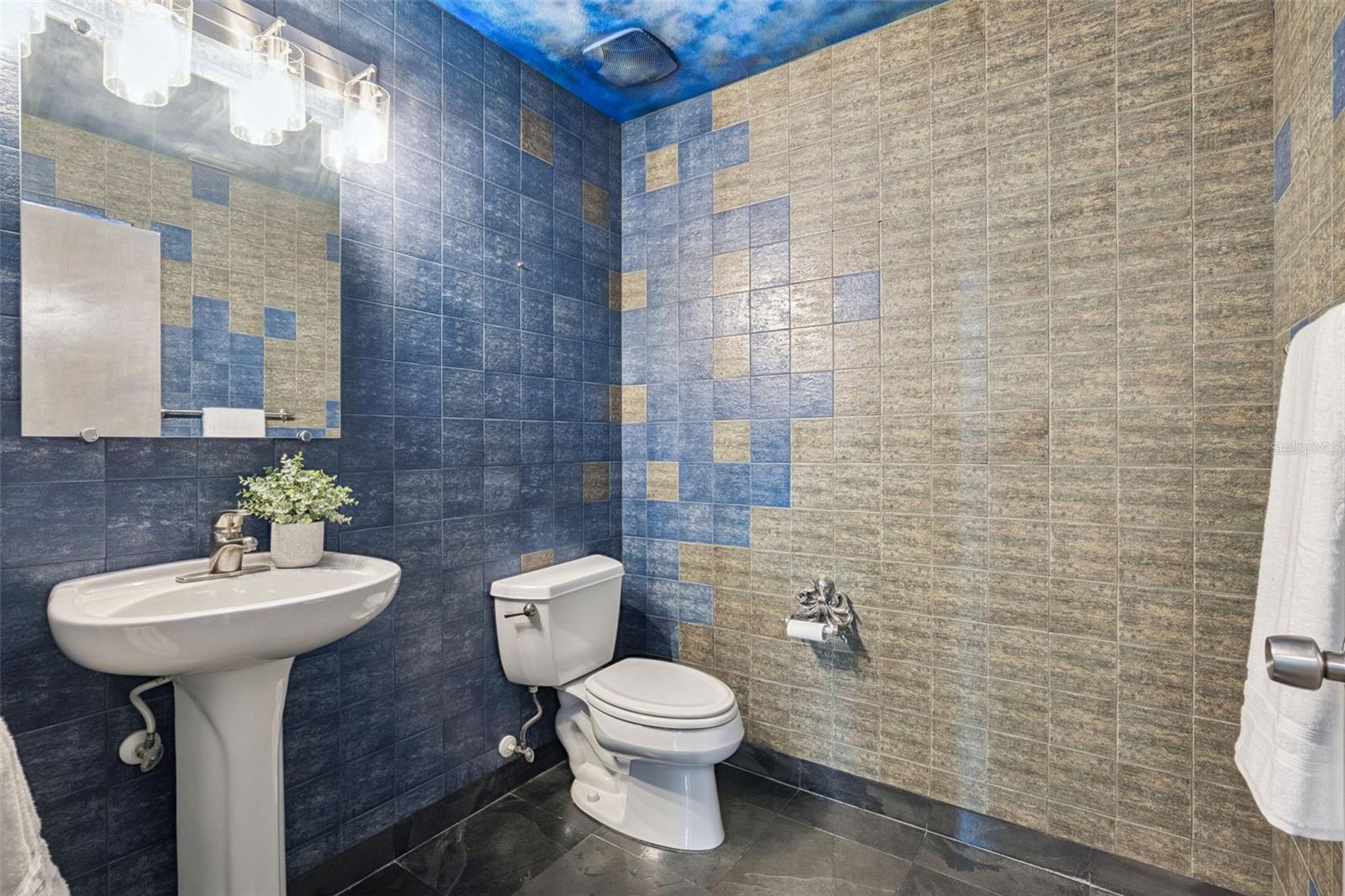 downstairs half bath - 9642 BEAR LAKE RD, APOPKA