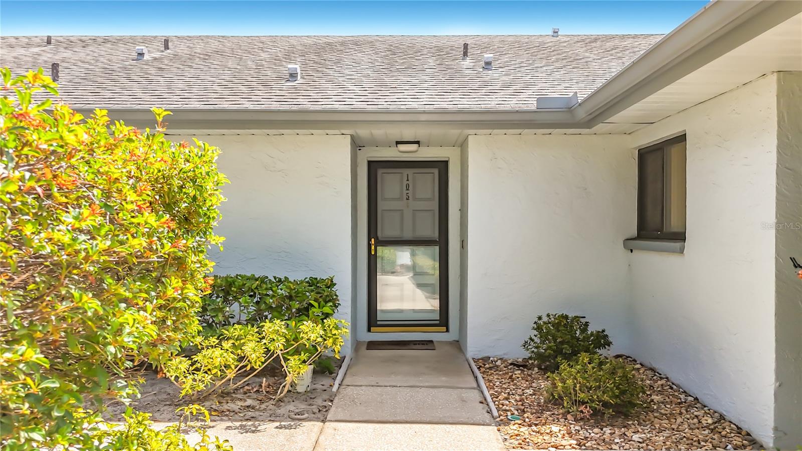 2733 COUNTRYSIDE BLVD #105