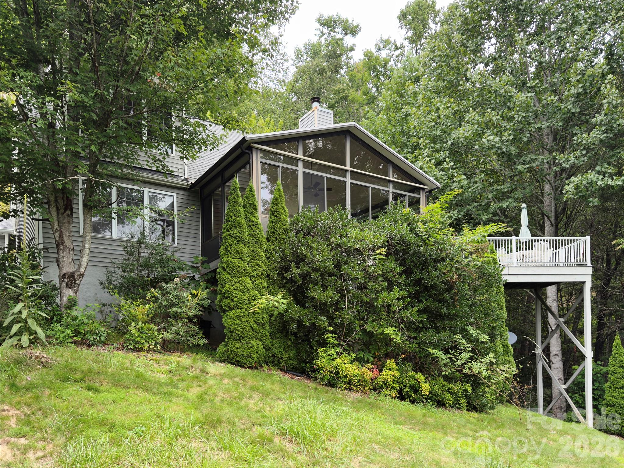 Single Family Residence at 40 Sanctuary Drive, Burnsville, photo 4 of 38