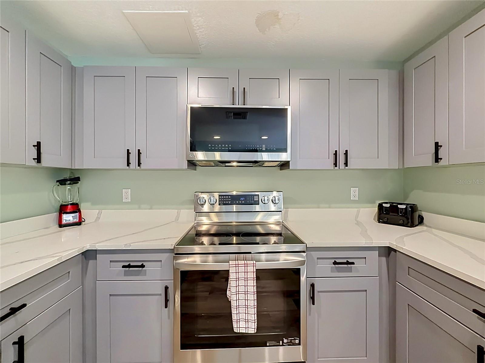Single Family Residence at 135 ROBIN RD, DAVENPORT, photo 12 of 60