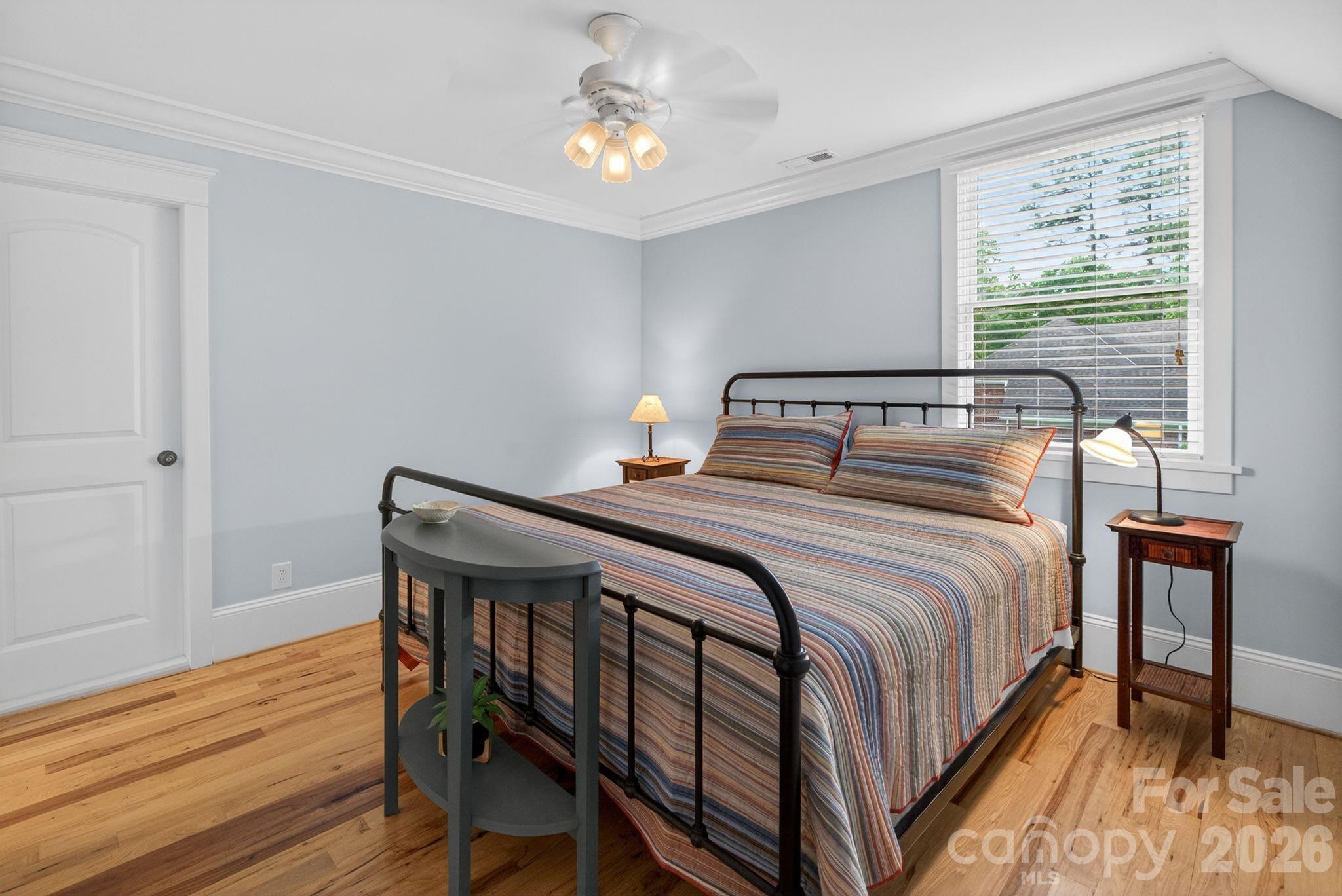 Upper Secondary / King Bed / Bedroom 3 - 2243 Whiterock Court, Sherrills Ford