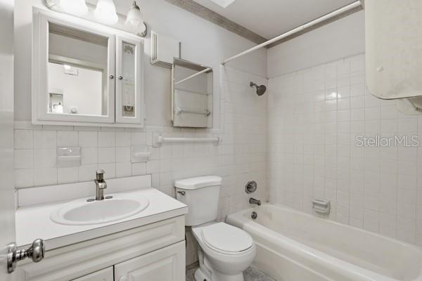 Guest Bathroom - 3630 NW 136TH ST, GAINESVILLE