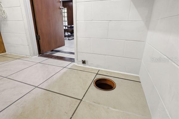 Floor safe - 3630 NW 136TH ST, GAINESVILLE