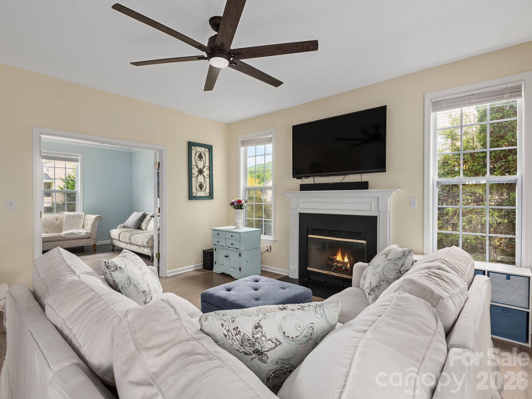 Great Room with Fireplace - 288 Walnut Crest Road, Fletcher
