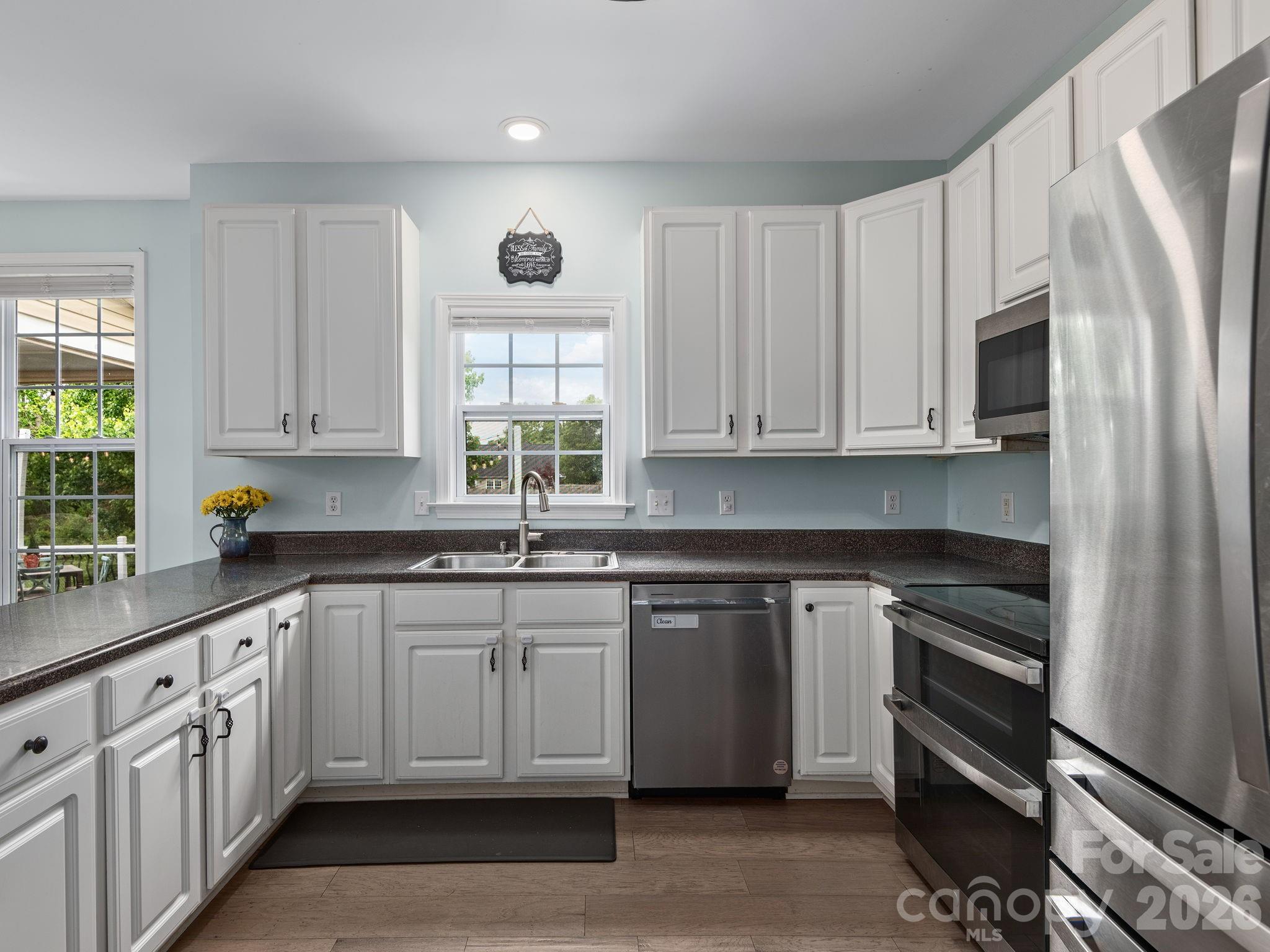 Kitchen adjacent to Eat-in and Dining - 288 Walnut Crest Road, Fletcher