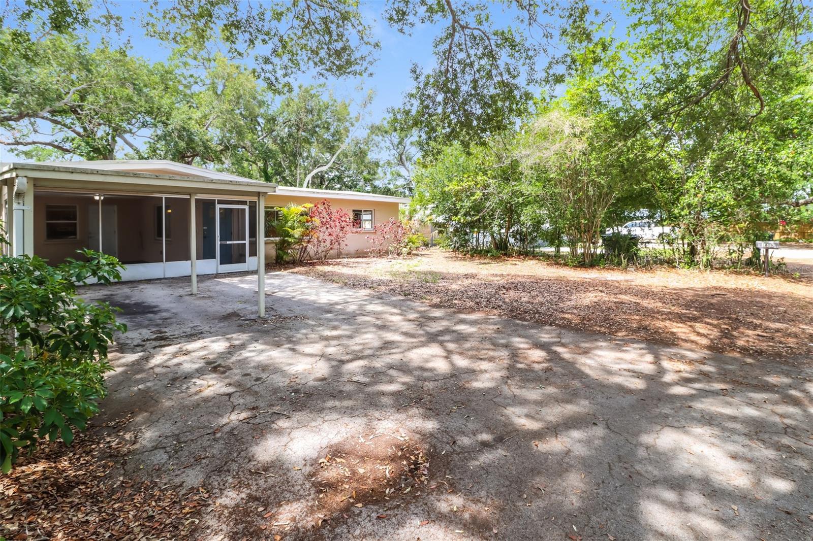 Single Family Residence at 1619 EDNA AVE, LARGO, photo 2 of 21