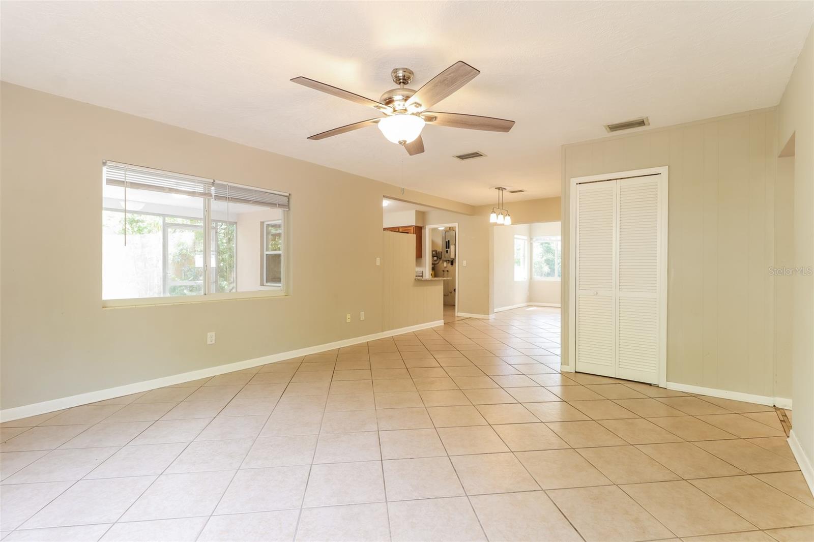 Single Family Residence at 1619 EDNA AVE, LARGO, photo 4 of 21