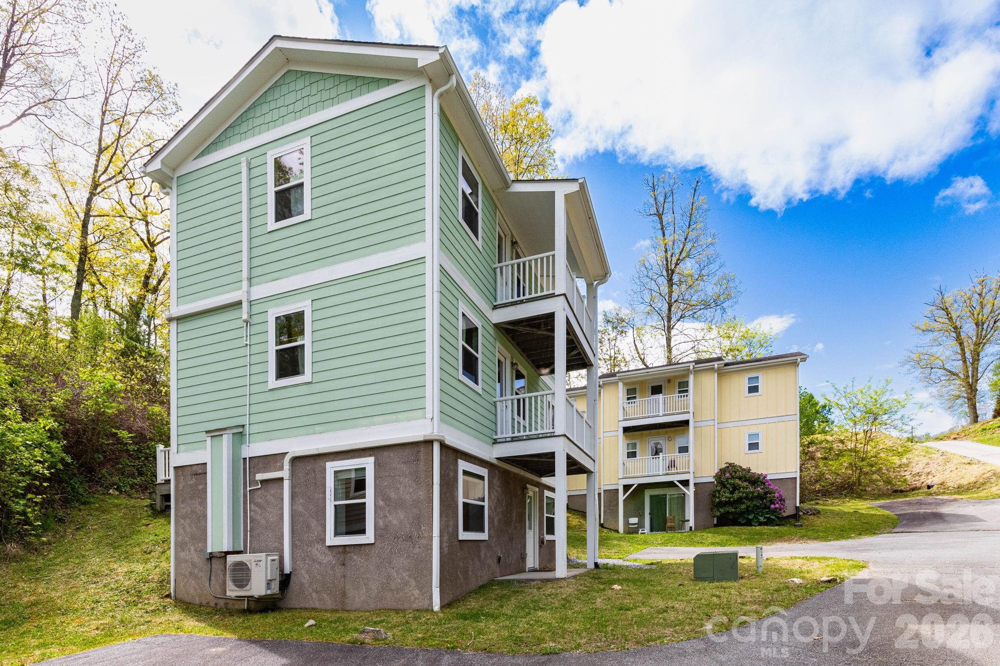 Triplex at 12 Lila Lane, Clyde, photo 25 of 26