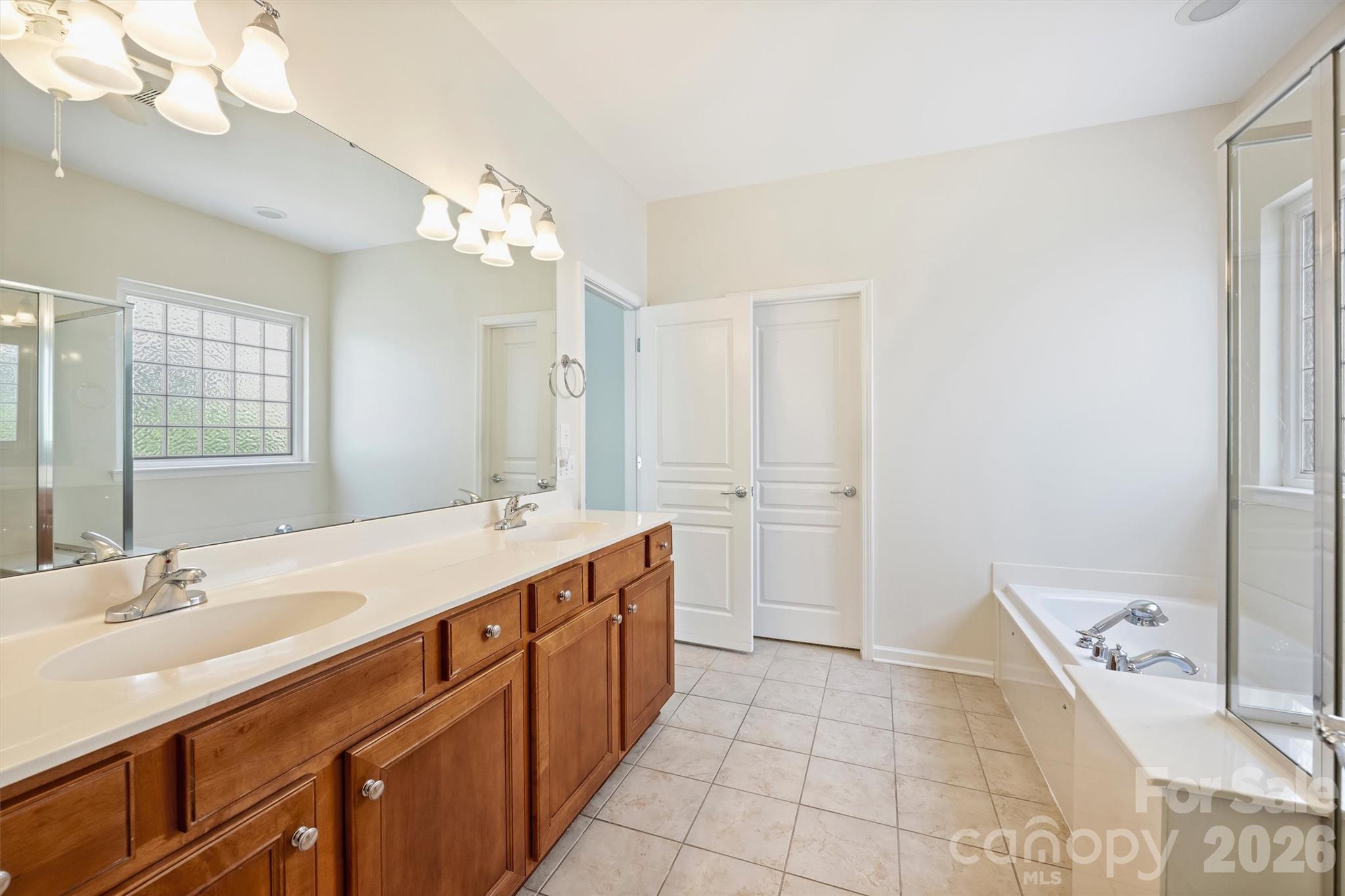 Single Family Residence at 23116 Kingfisher Drive, Fort Mill, photo 23 of 43