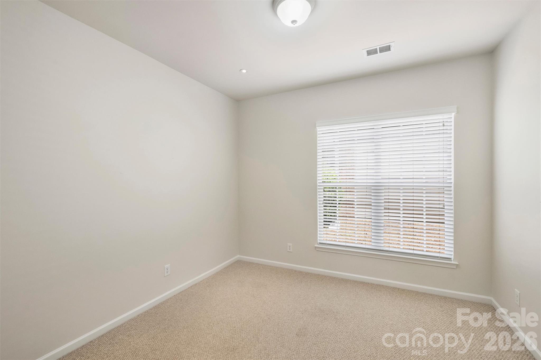 Single Family Residence at 23116 Kingfisher Drive, Fort Mill, photo 26 of 43