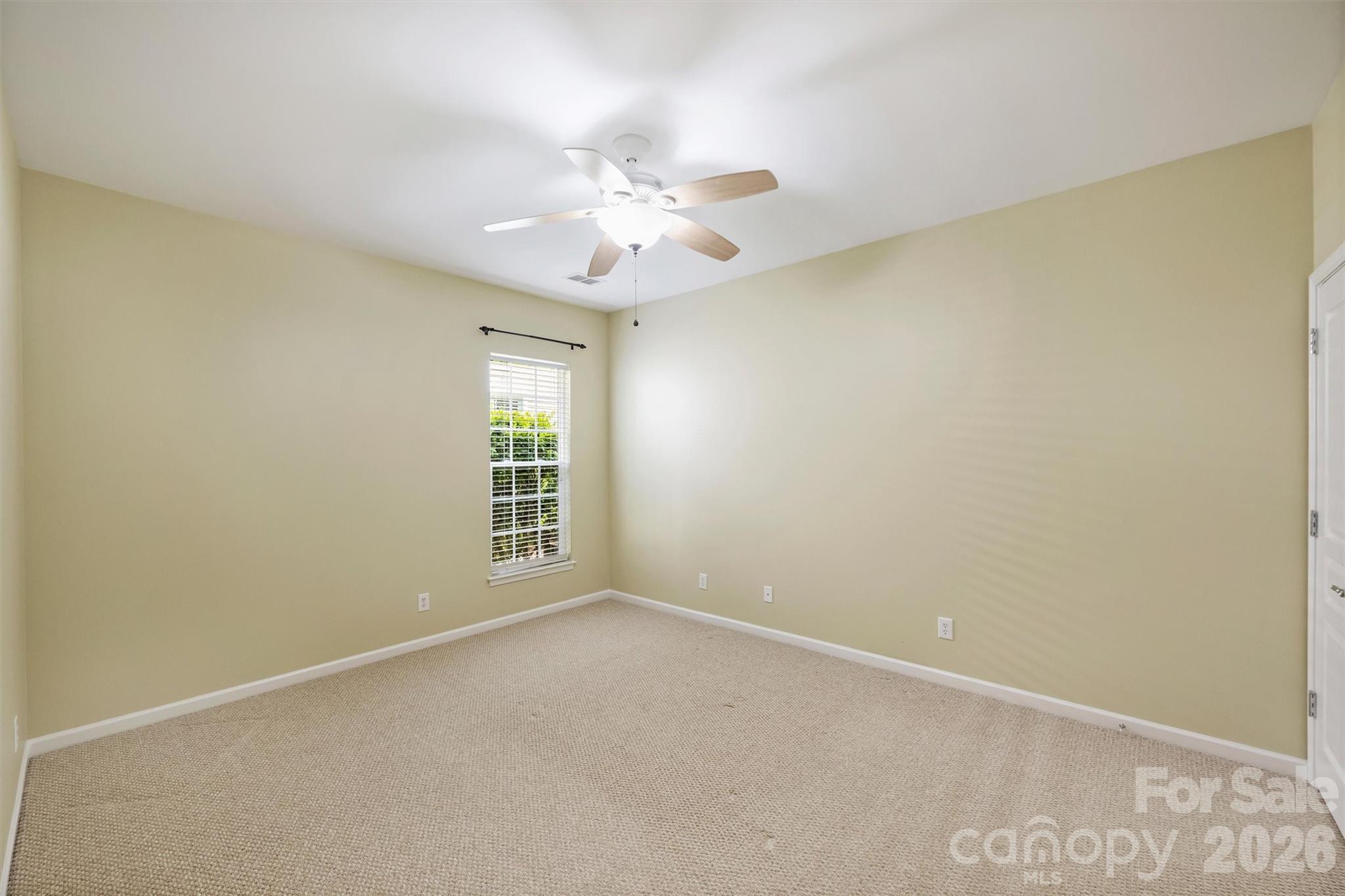 Single Family Residence at 23116 Kingfisher Drive, Fort Mill, photo 27 of 43