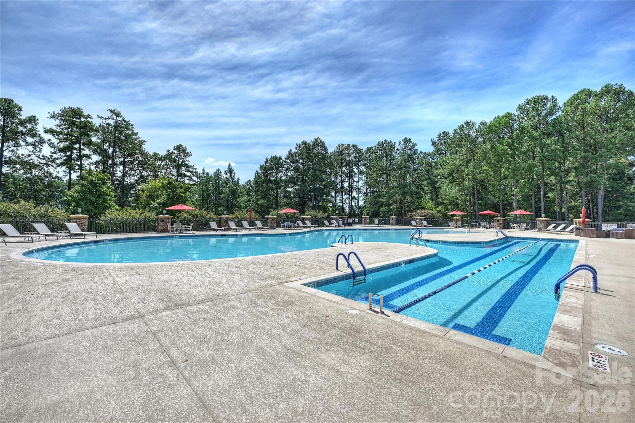 Single Family Residence at 23116 Kingfisher Drive, Fort Mill, photo 38 of 43
