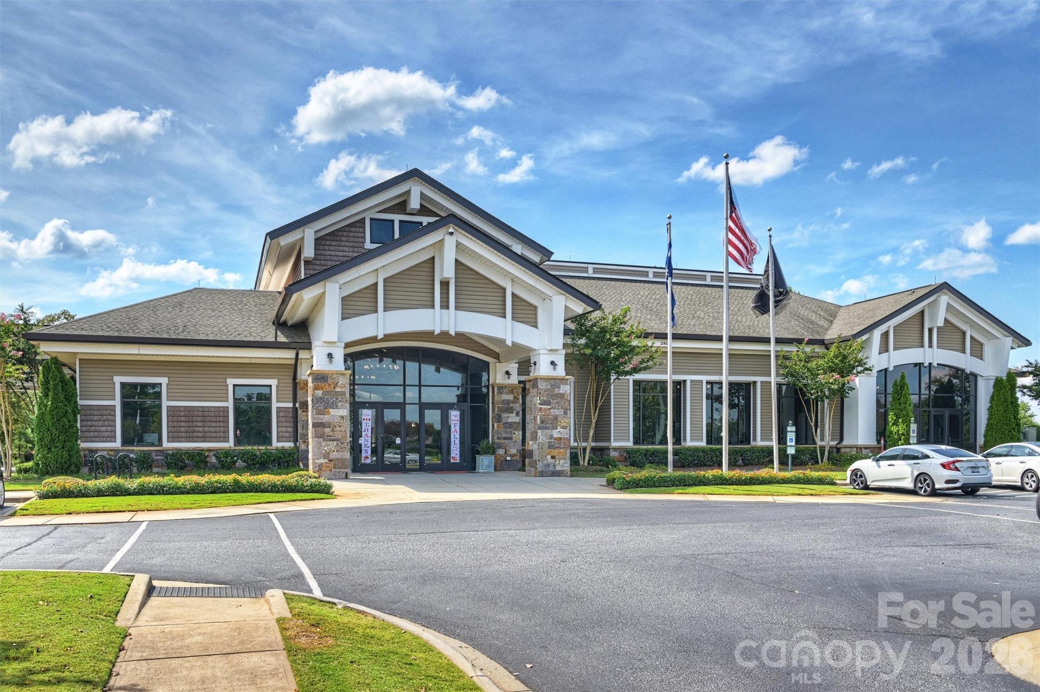 Single Family Residence at 23116 Kingfisher Drive, Fort Mill, photo 41 of 43