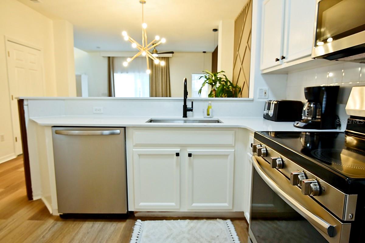 Townhouse at 1043 PARK RIDGE CIR, KISSIMMEE, photo 6 of 49