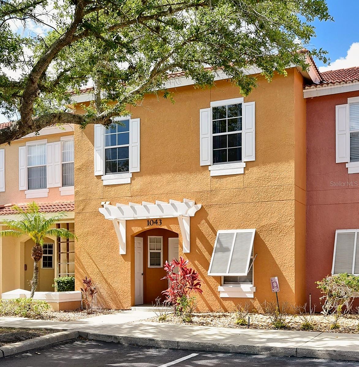 1043 PARK RIDGE CIR