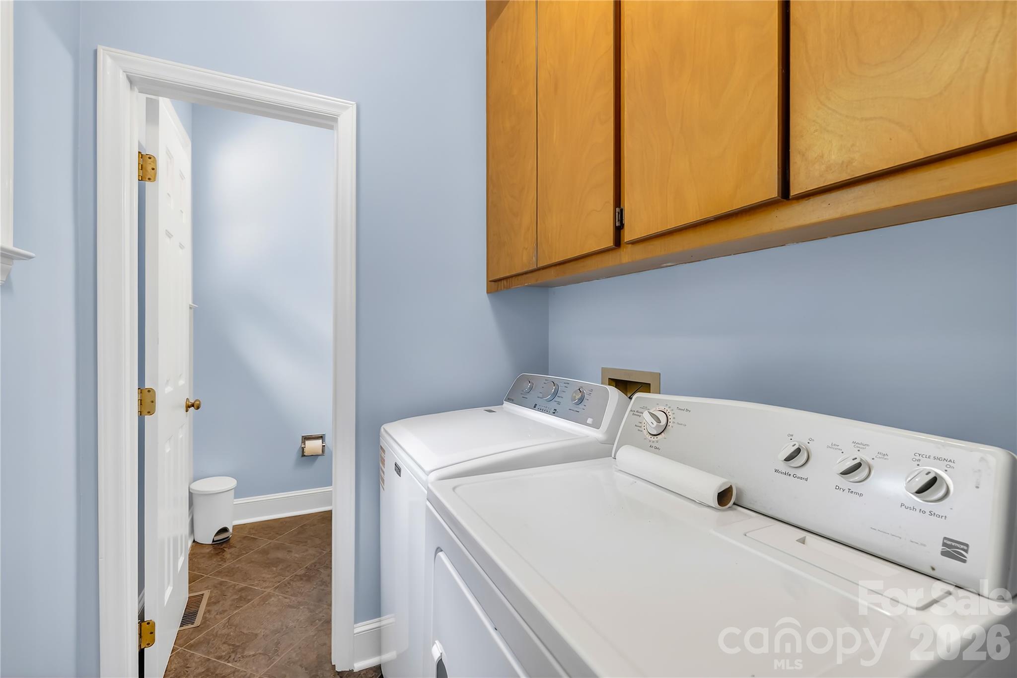 Laundry located off the kitchen - 1066 Briarcliff Road, Mooresville