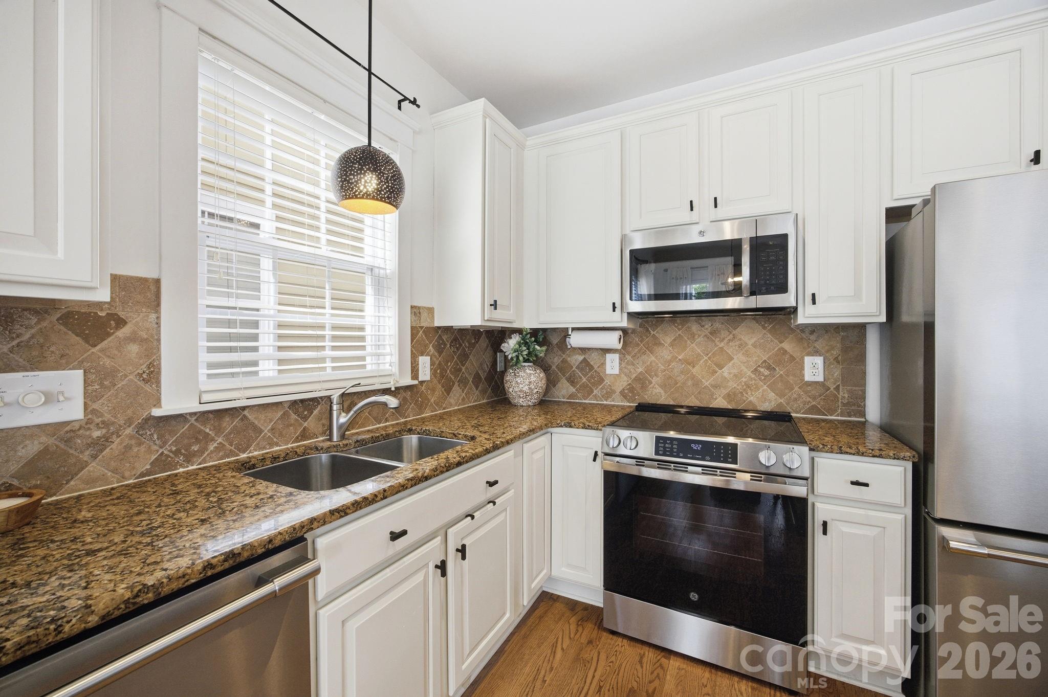 Single Family Residence at 191 Lilac Mist Loop, Mooresville, photo 14 of 48