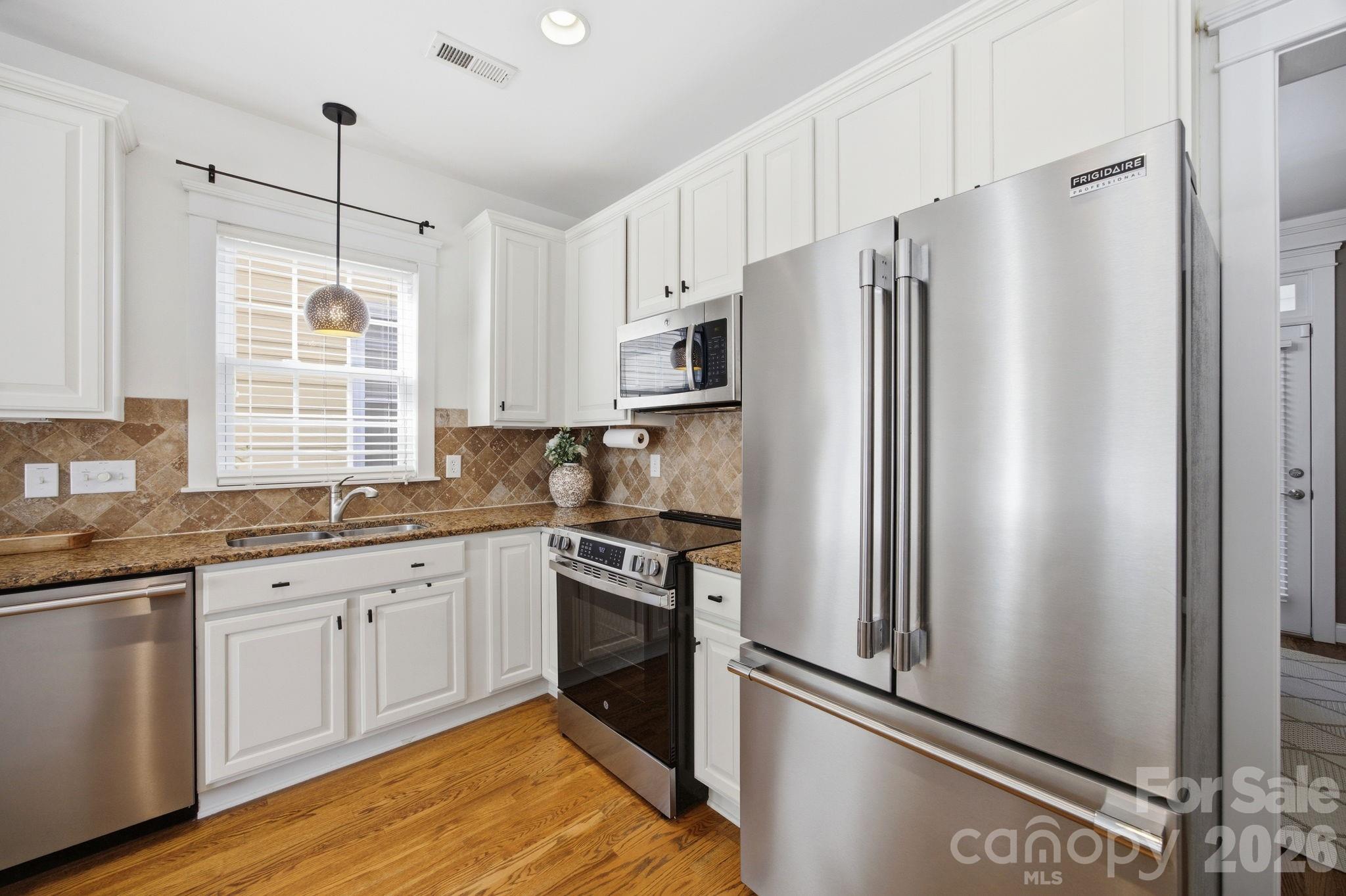 Single Family Residence at 191 Lilac Mist Loop, Mooresville, photo 15 of 48