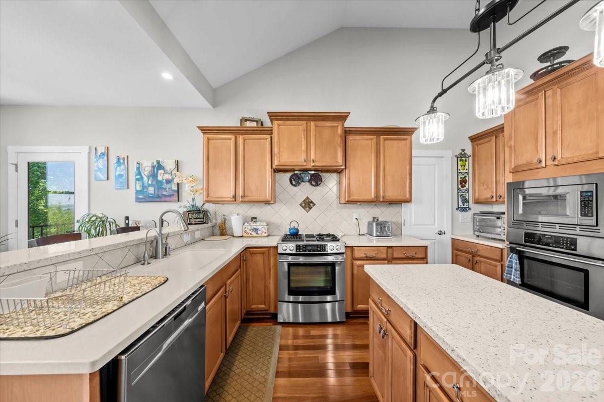 Single Family Residence at 2207 Sierra Trace Road, Denton, photo 12 of 48