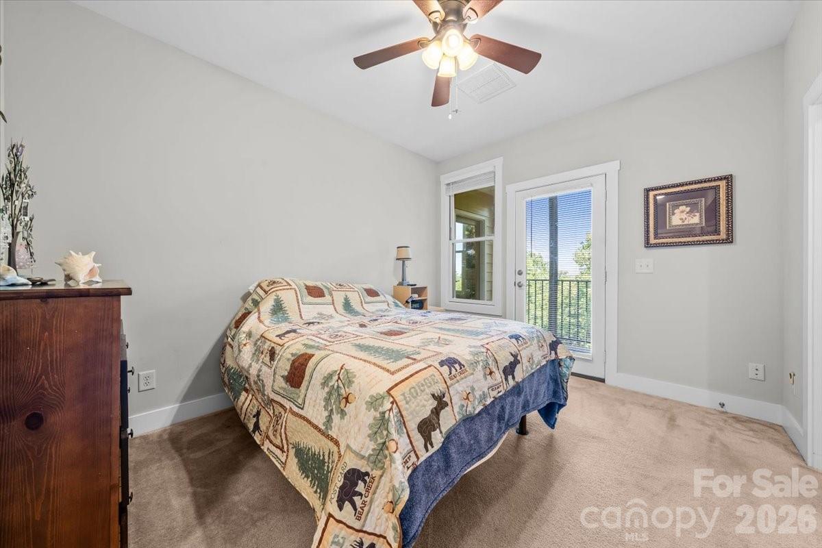 Second bedroom with en-suite bath - 2207 Sierra Trace Road, Denton