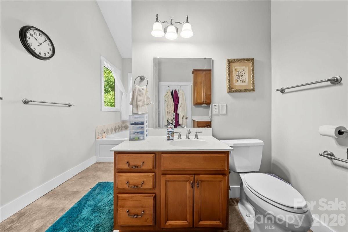 Single Family Residence at 2207 Sierra Trace Road, Denton, photo 22 of 48