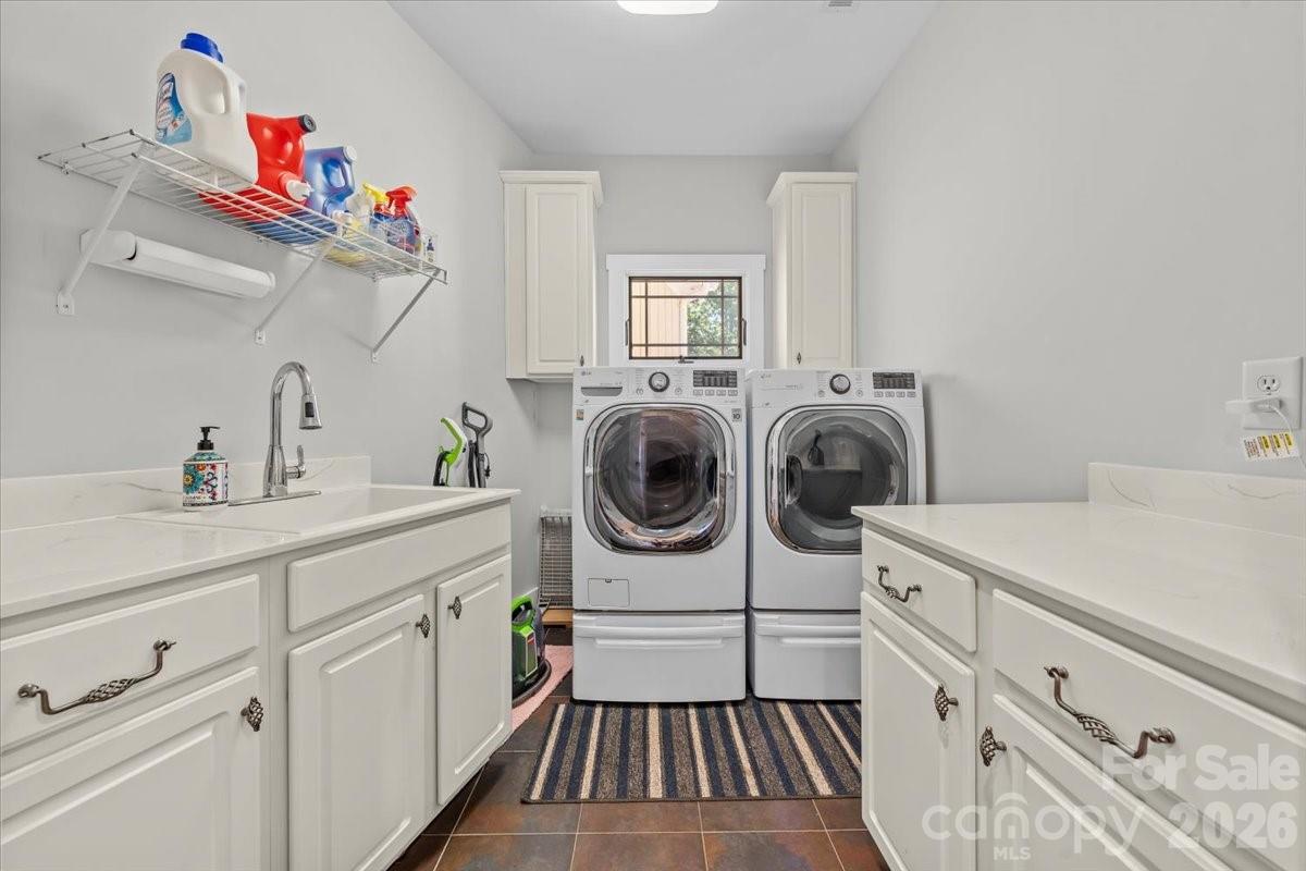 Spacious laundry - 2207 Sierra Trace Road, Denton