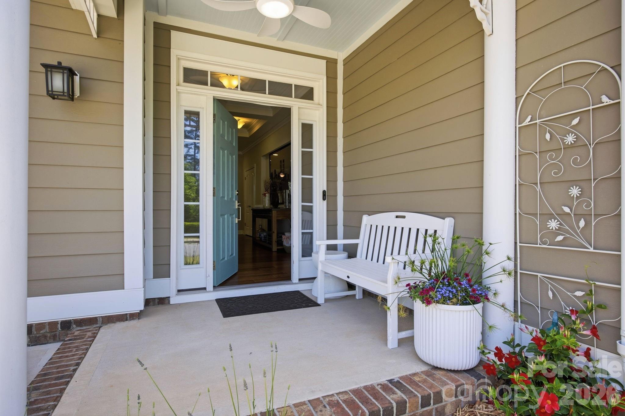 Single Family Residence at 16024 Oxford Glenn Drive, Huntersville, photo 8 of 43