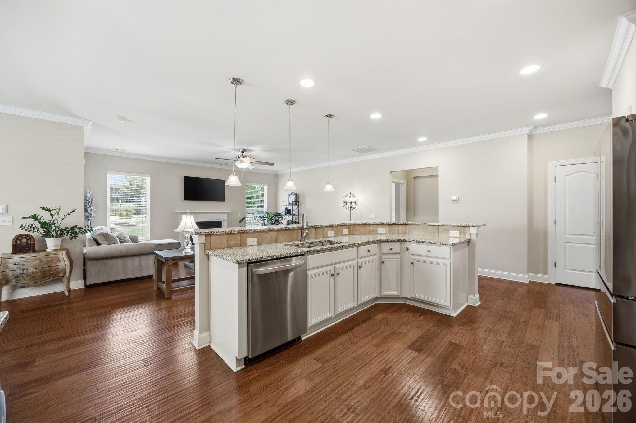 Single Family Residence at 16024 Oxford Glenn Drive, Huntersville, photo 24 of 43