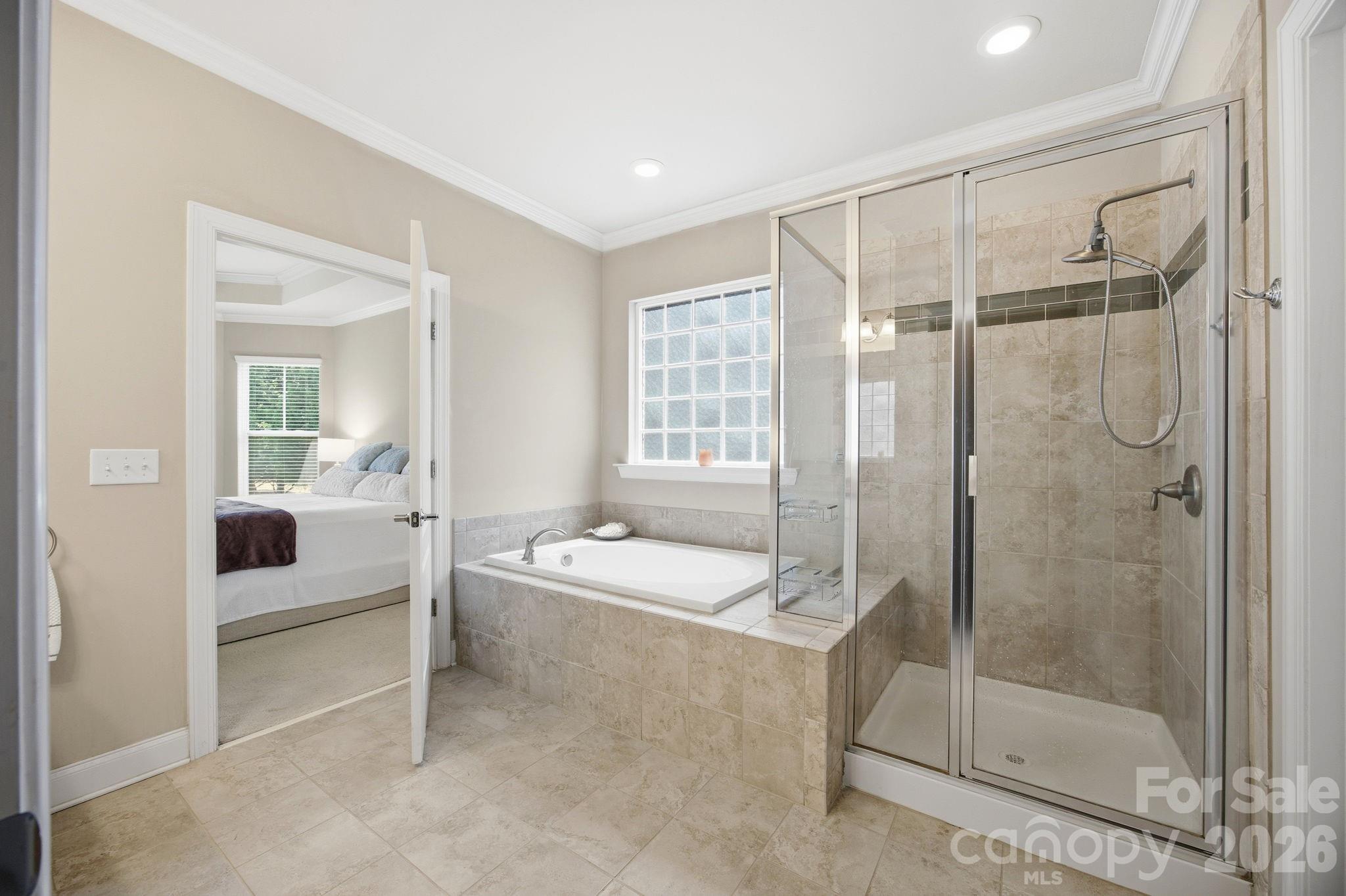 Single Family Residence at 16024 Oxford Glenn Drive, Huntersville, photo 19 of 43
