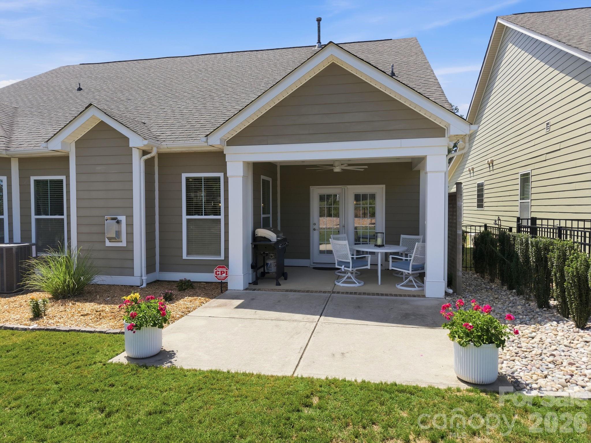 Single Family Residence at 16024 Oxford Glenn Drive, Huntersville, photo 35 of 43