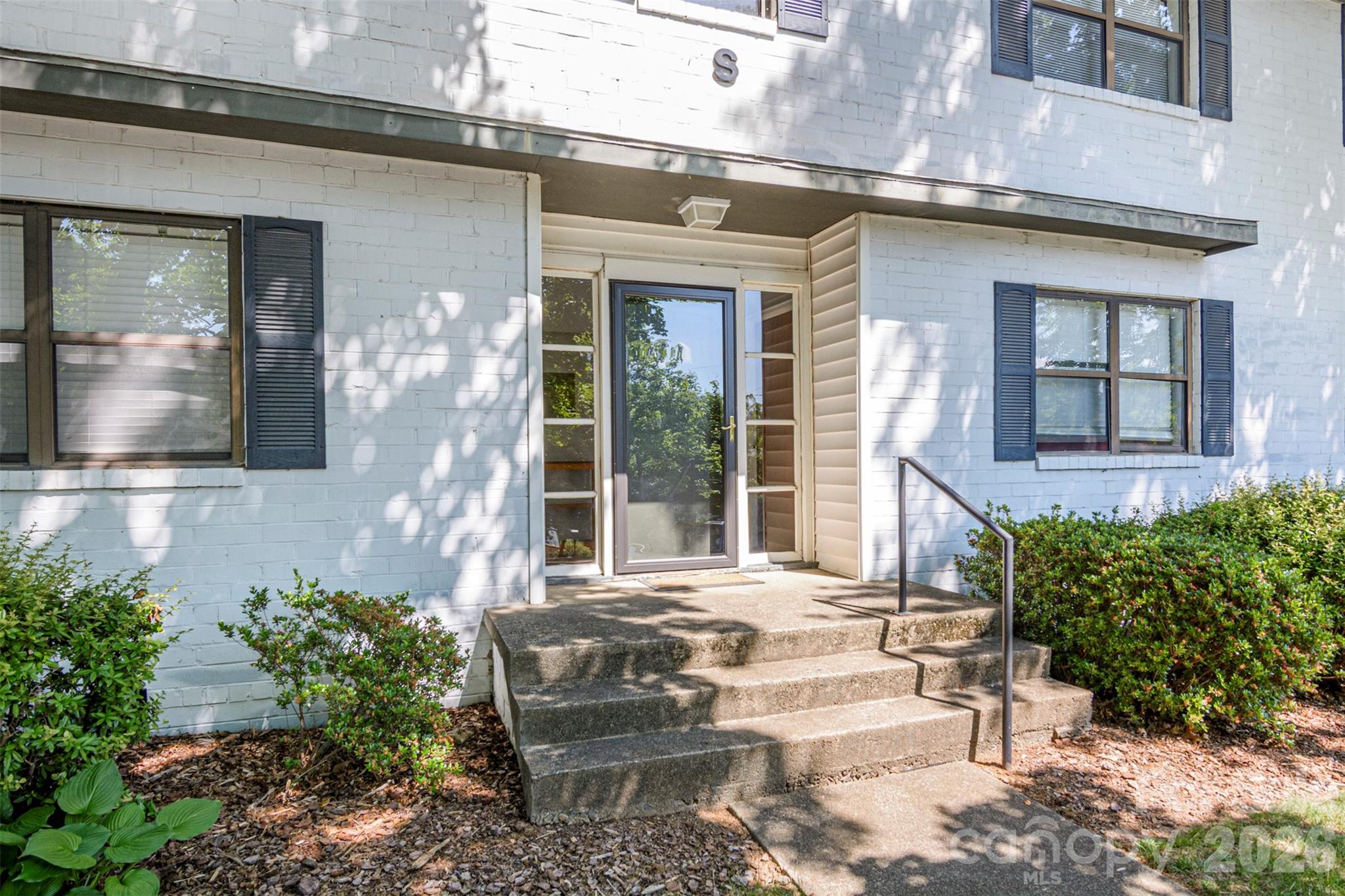 Sunny Entry - 615 Biltmore Avenue, Asheville