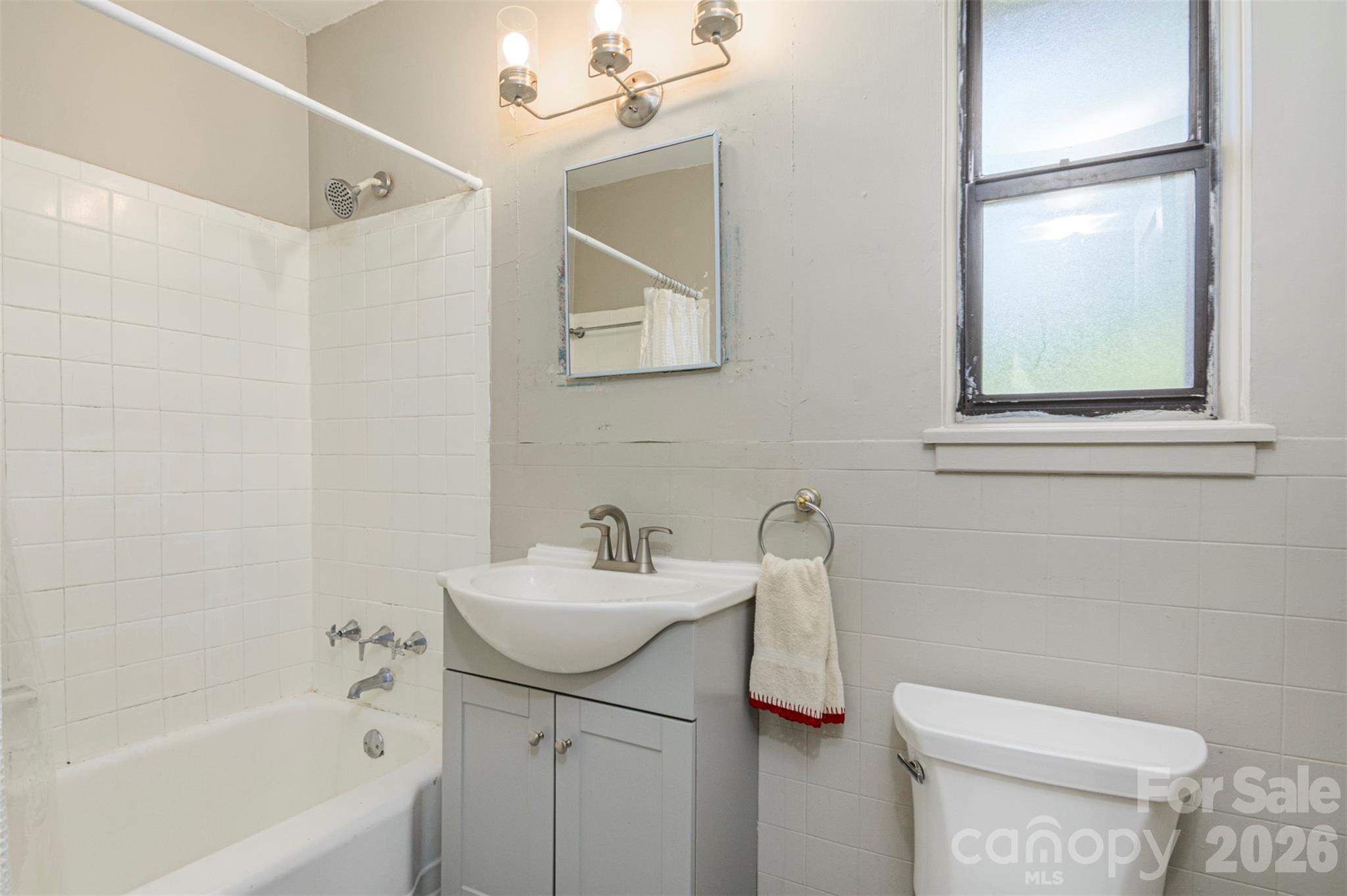 Perfect bathroom - 615 Biltmore Avenue, Asheville