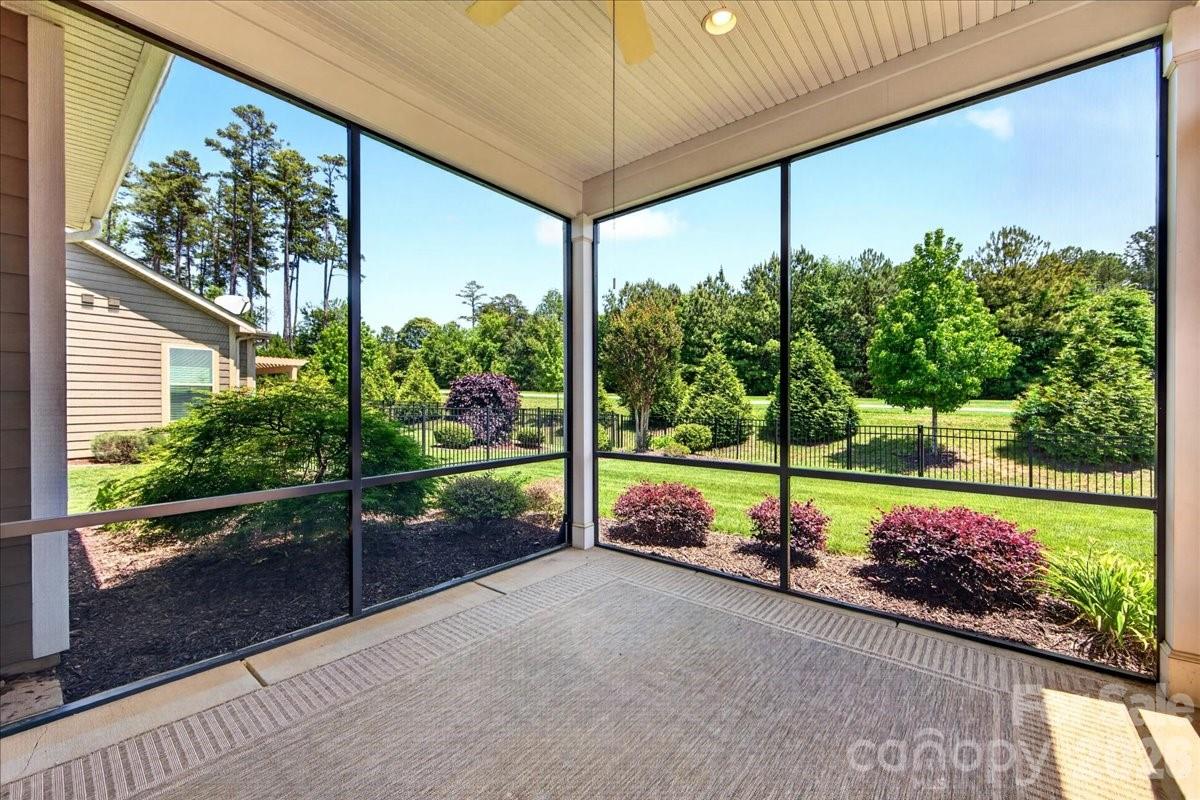 Screen-In Patio - 249 Stone Mountain Way, Denver