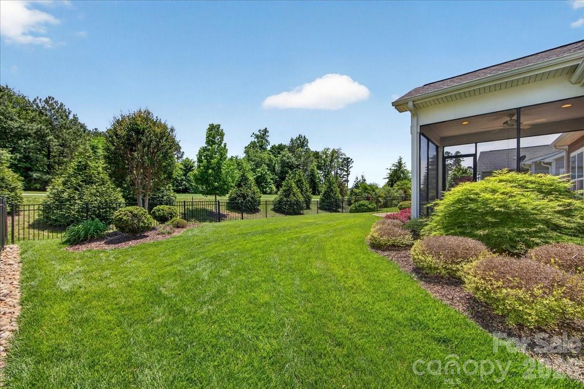 Large Open Backyard - 249 Stone Mountain Way, Denver