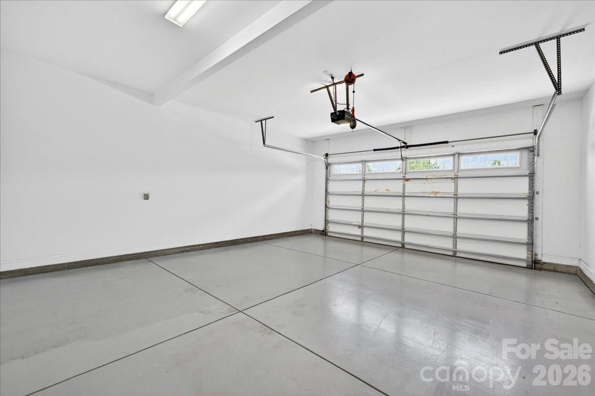 2-car garage w/ Coated Flooring - 249 Stone Mountain Way, Denver