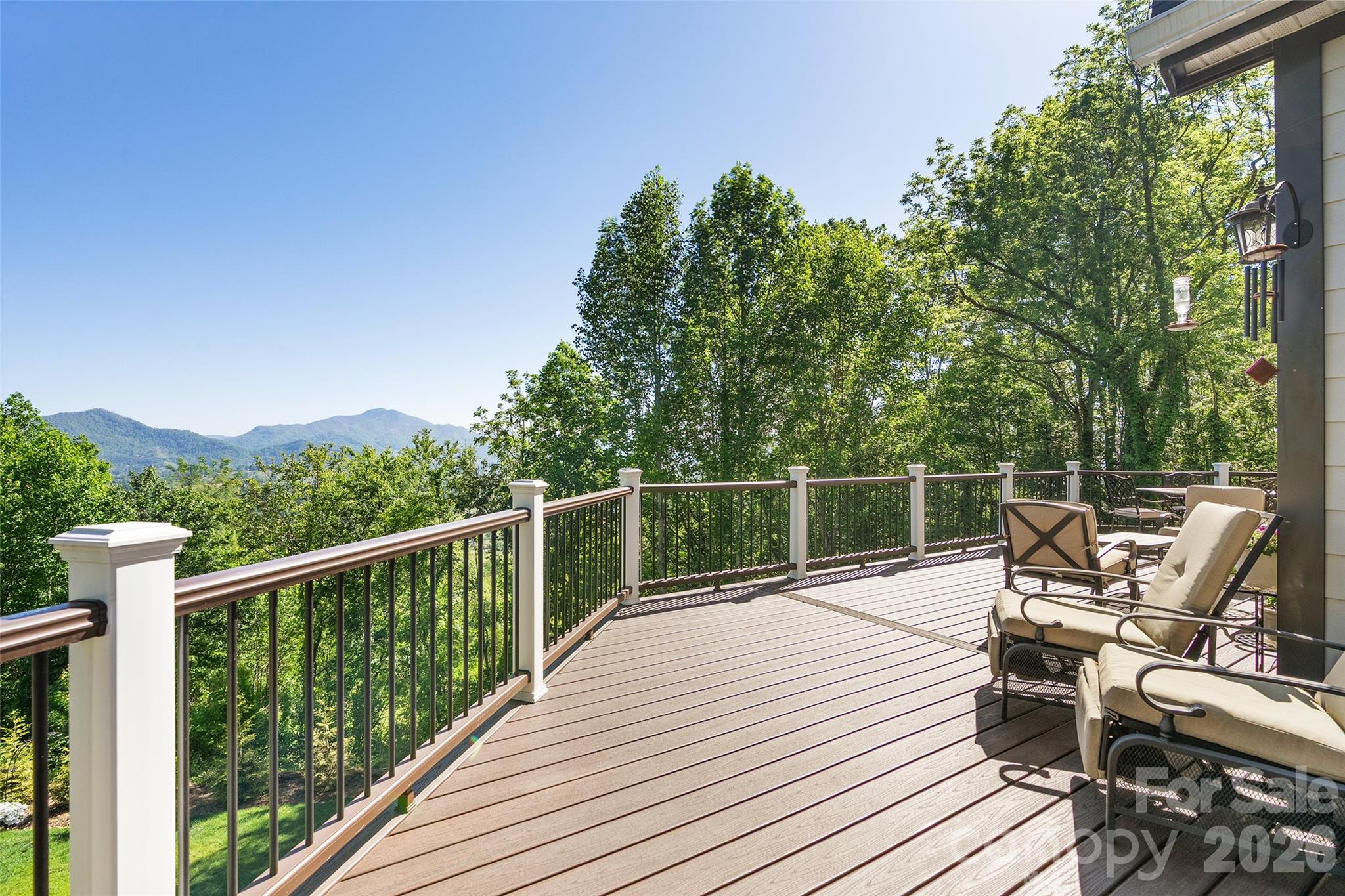 A deck with views - 114 Nesting Ridge, Waynesville
