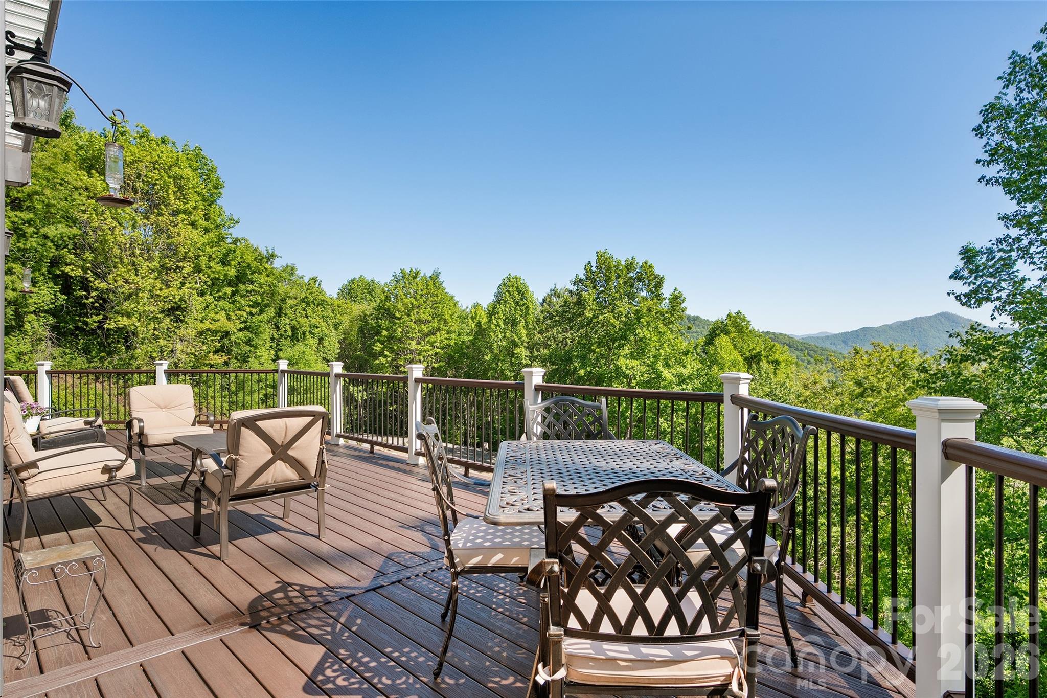 Deck for relaxing or entertaining - 114 Nesting Ridge, Waynesville