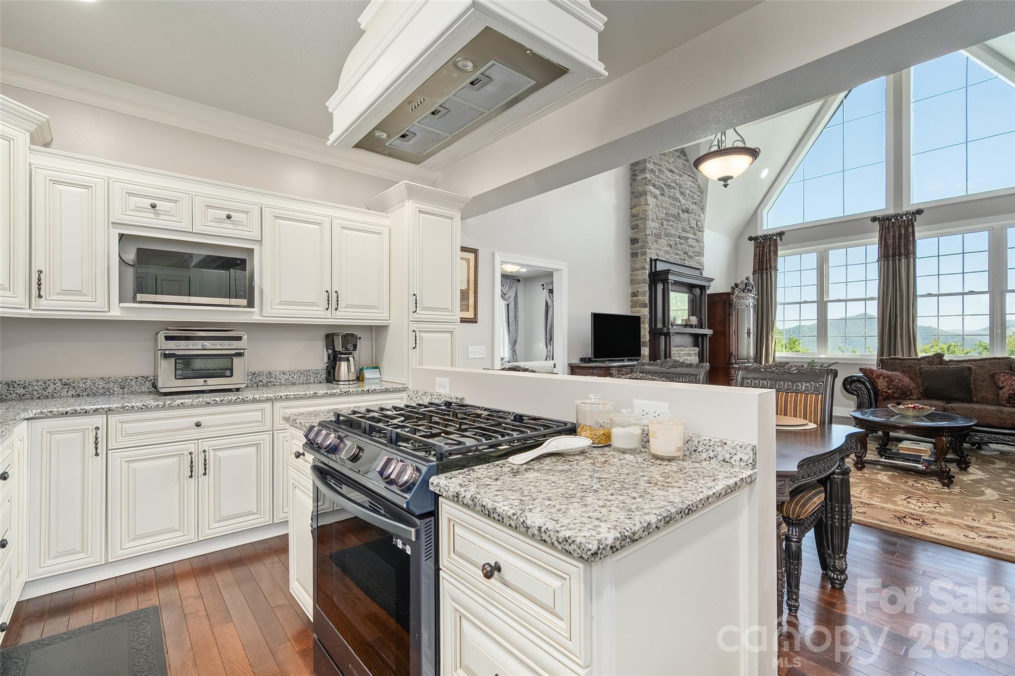 Kitchen into the great room - 114 Nesting Ridge, Waynesville